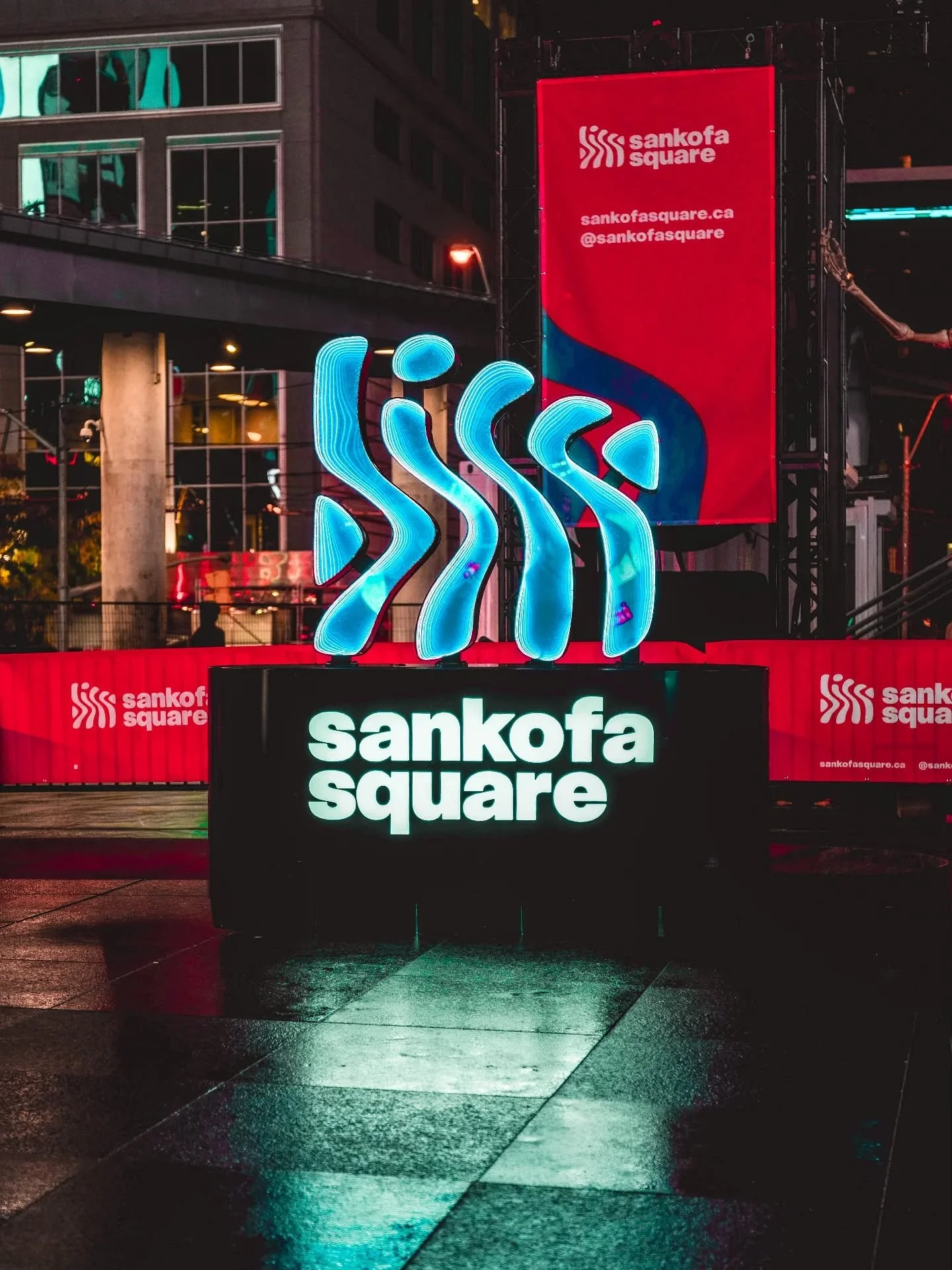 Lit up in Blue Jays blue tonight 💙 Let&rsquo;s go @bluejays &mdash; the city&rsquo;s behind you! ⚾💪

#SankofaSquare #Toronto #BlueJays #WorldSeries