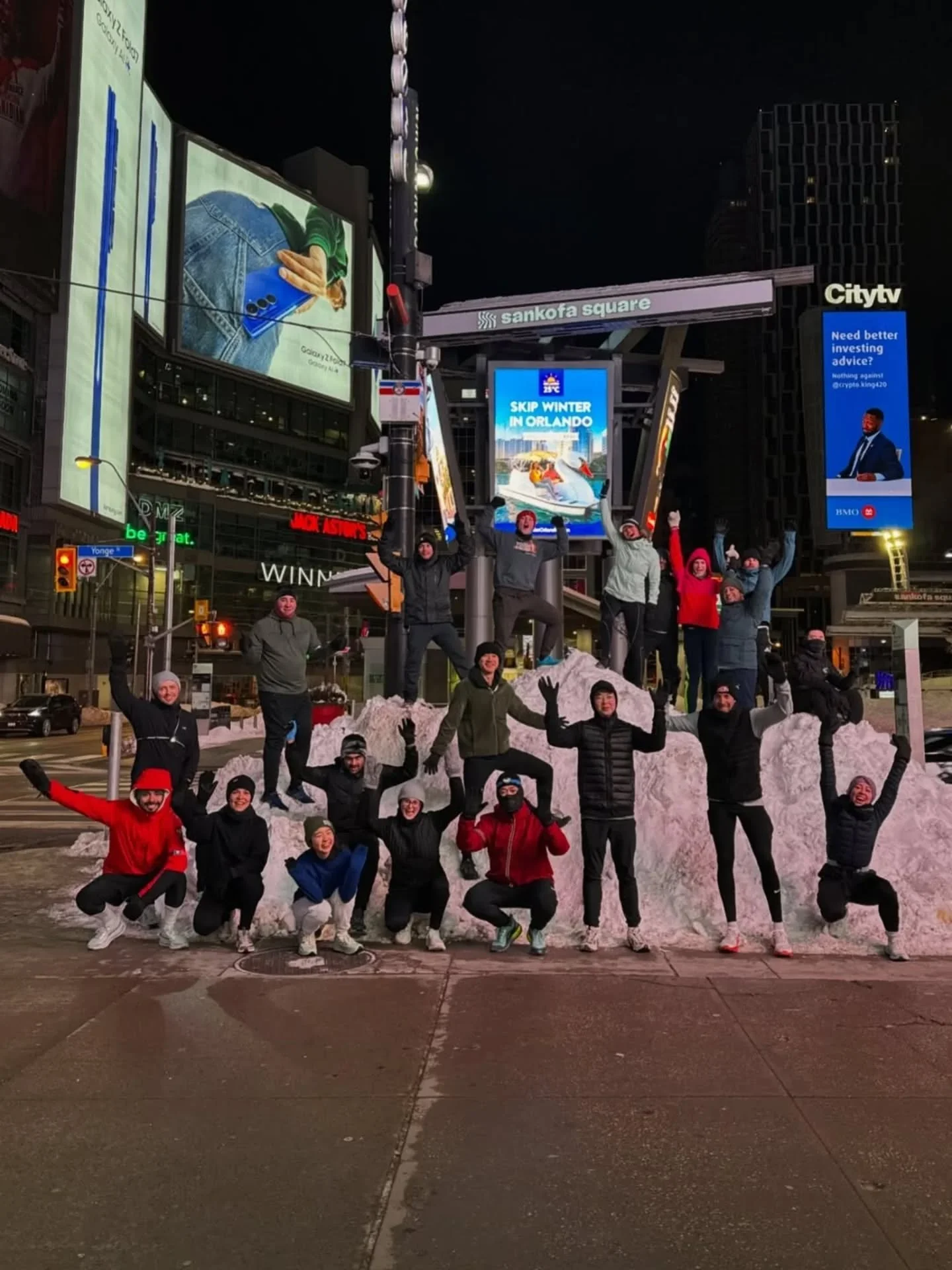 repost from @curreclub 

Monday Motivation 💨

#SankofaSquare #winterrunning #Monday