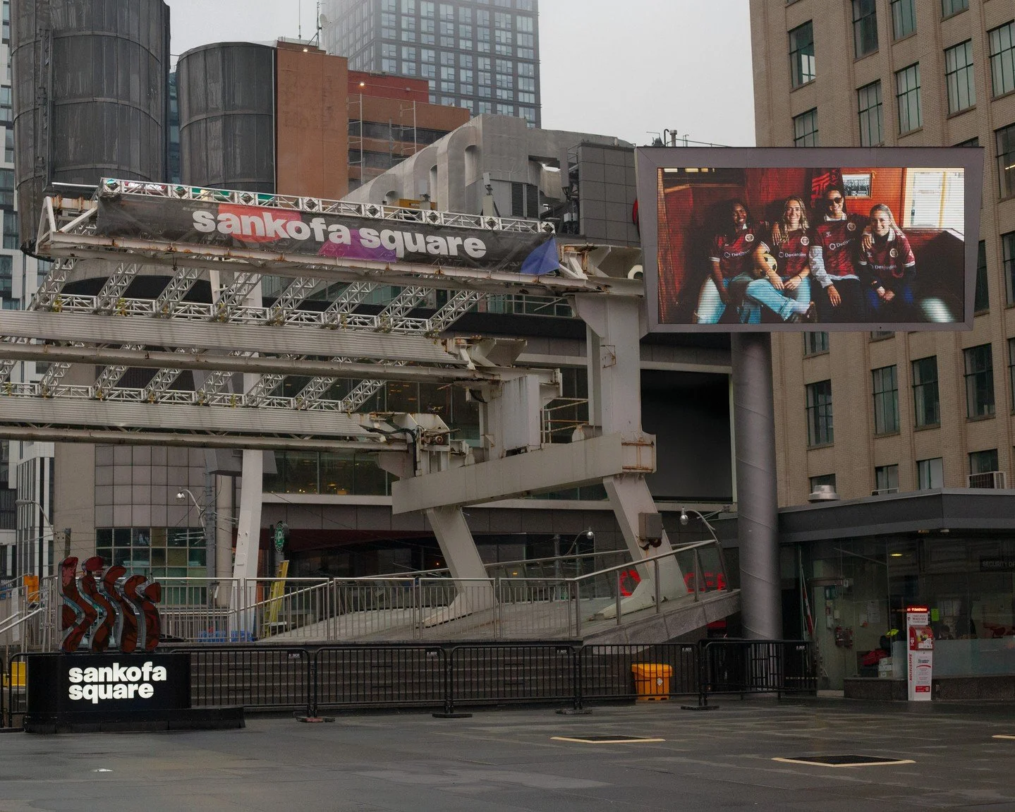 🔴✨ Toronto was painted maroon.⁠
⁠
To celebrate the unveiling of @afc.toronto&rsquo;s 2026 Primary Kit, Sankofa Square was illuminated in the club&rsquo;s iconic maroon. Our screens proudly showcased the new jersey in support of the next chapter! ⁠
⁠