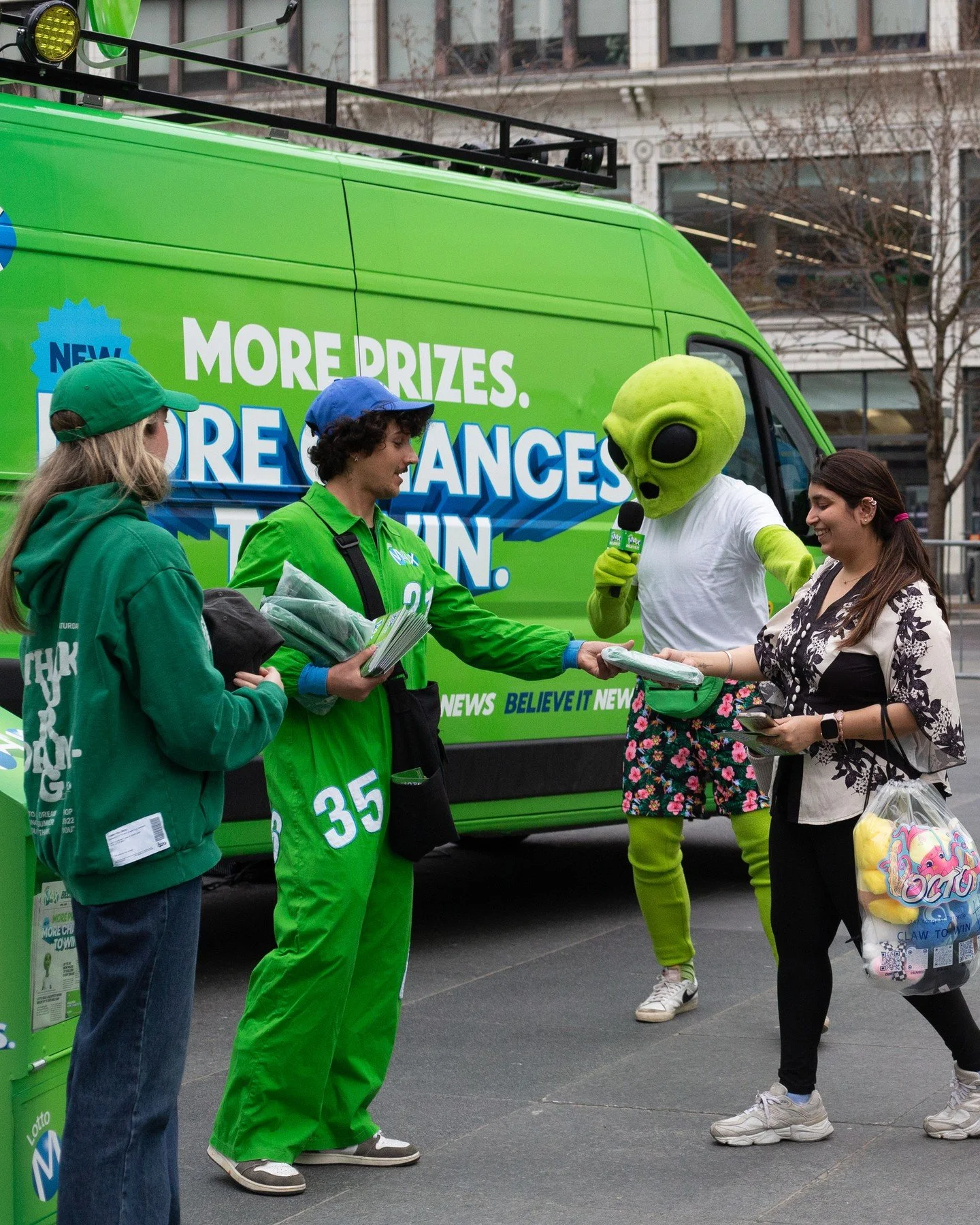 On Tuesday, April 14, Brad the 👽 and Pam the 🦄 🪽  from @olg.ca made a surprise appearance at the Square to challenge visitors with unbelievable-but-true facts, with amazing prizes like tote bags, hats, t-shirts, and a free Lotto Max play! ⁠
⁠
Than