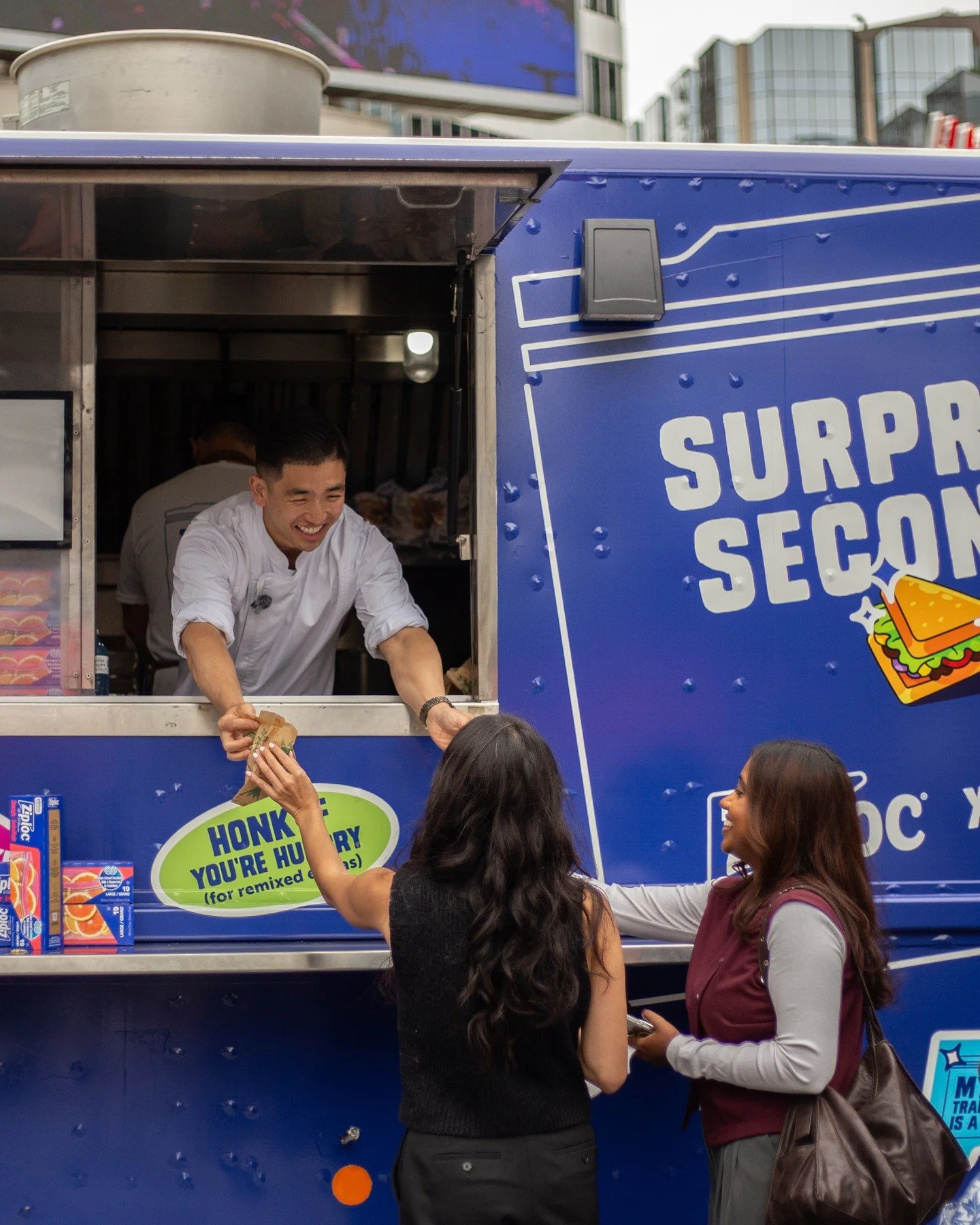 From surplus to spectacular! ⁠
⁠
Yesterday at Sankofa Square, @ziploc, @TooGoodToGo.Can, @wok_lobster, and Chef Eric Chong rescued surplus food from partners and prepared 300 gourmet sandwiches that fed the community and kept delicious food out of th