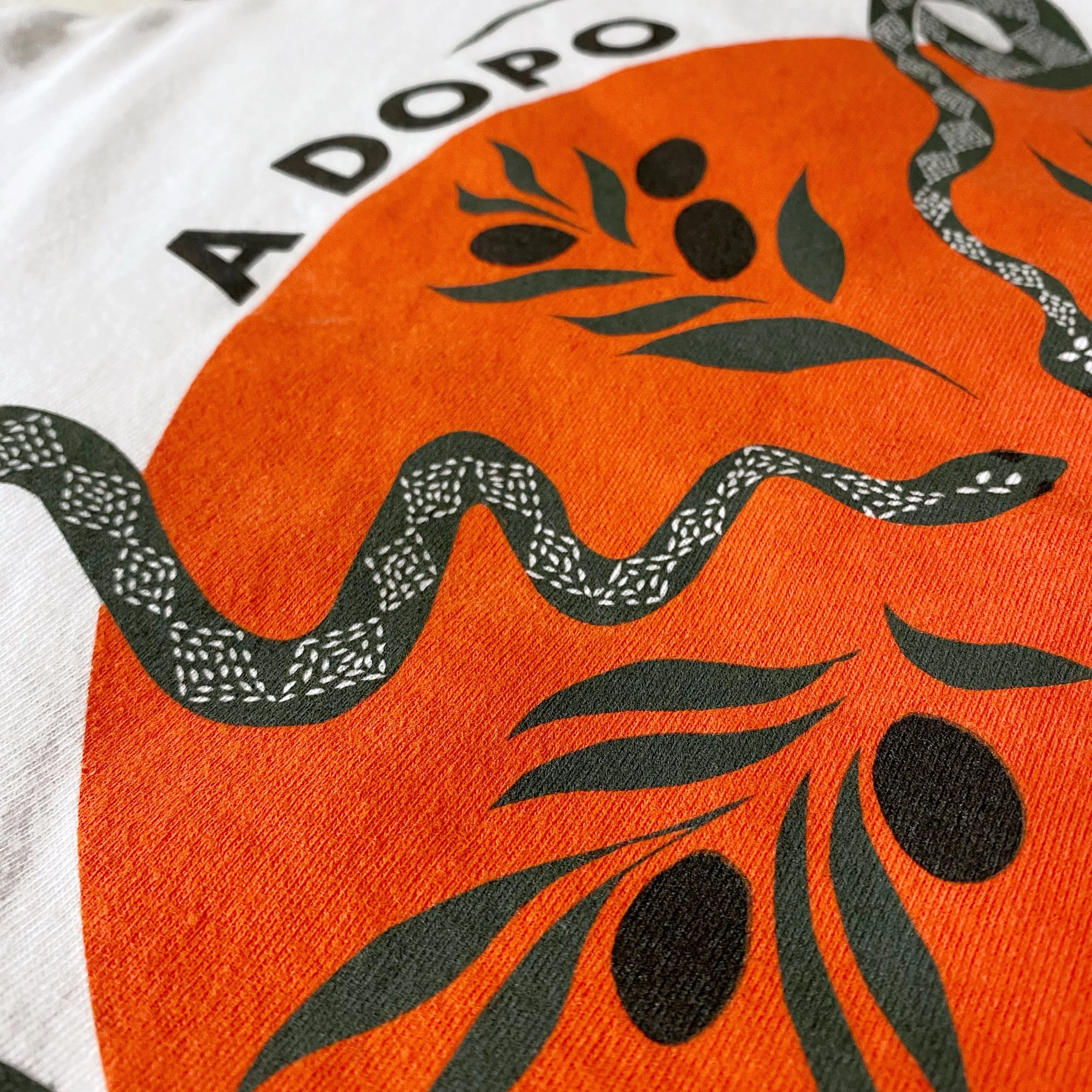 A FINE LION A DOPO SNAKE SCREENPRINT OLIVE DETAIL SHIRT.JPG