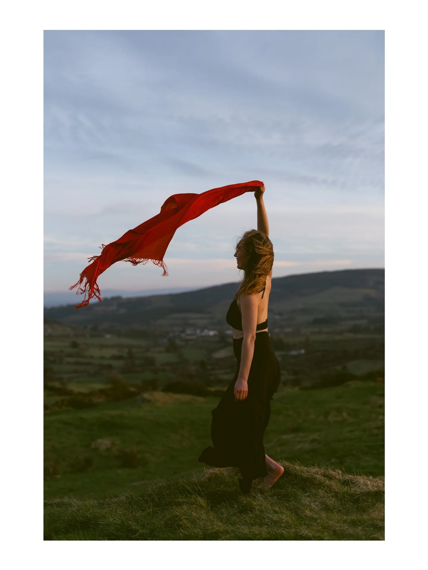 Some people move through the world with quiet power.
Rooted, kind, deeply intelligent, and utterly themselves.
C&aacute;it is one of those souls.
An Irish goddess in the truest sense &mdash; grounded, free, and full of light.

Photographing her felt 