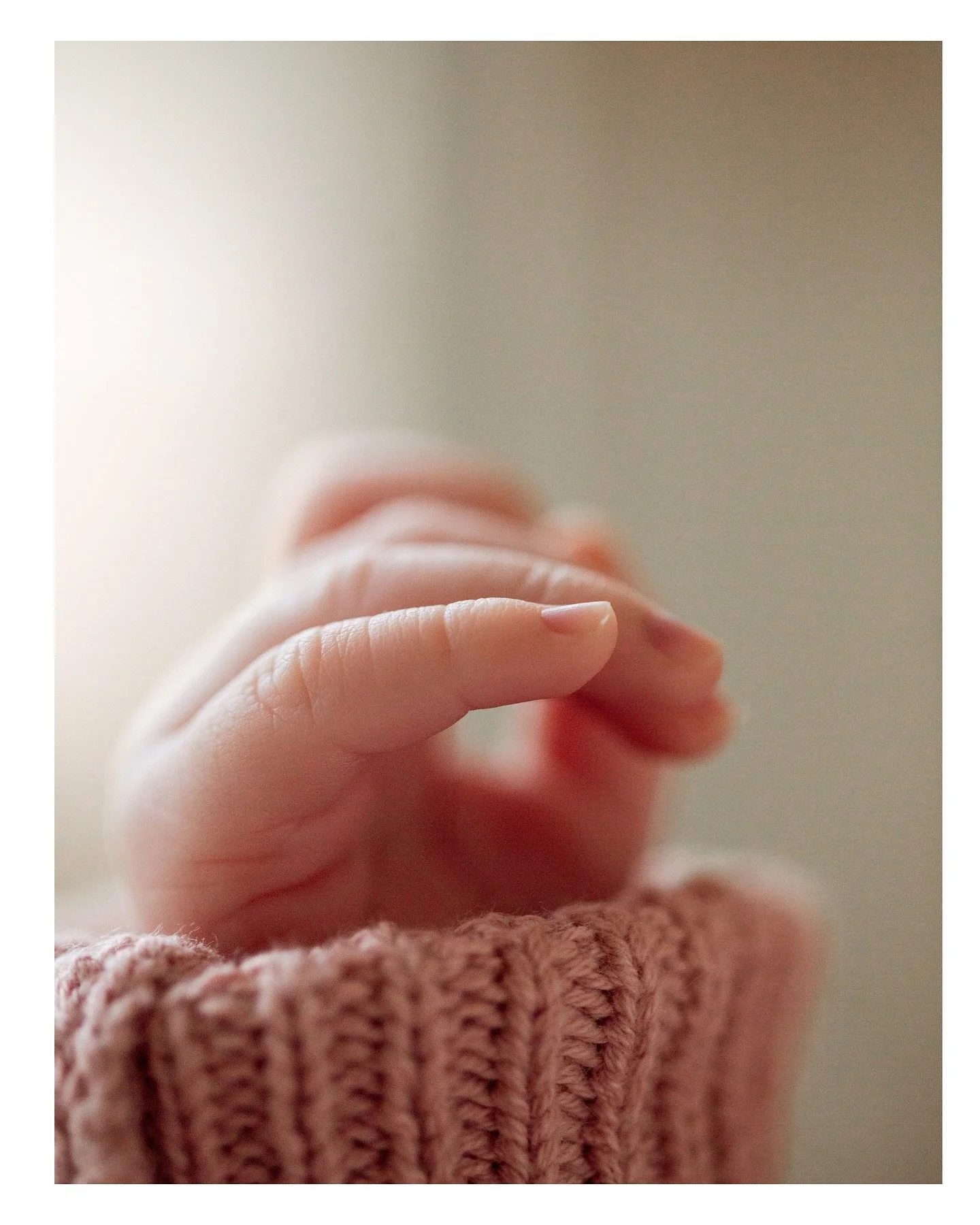 Can you ever get enough of their little feet and hands? 
I&rsquo;ll never get tired of photographing these little details and the love surrounding them.