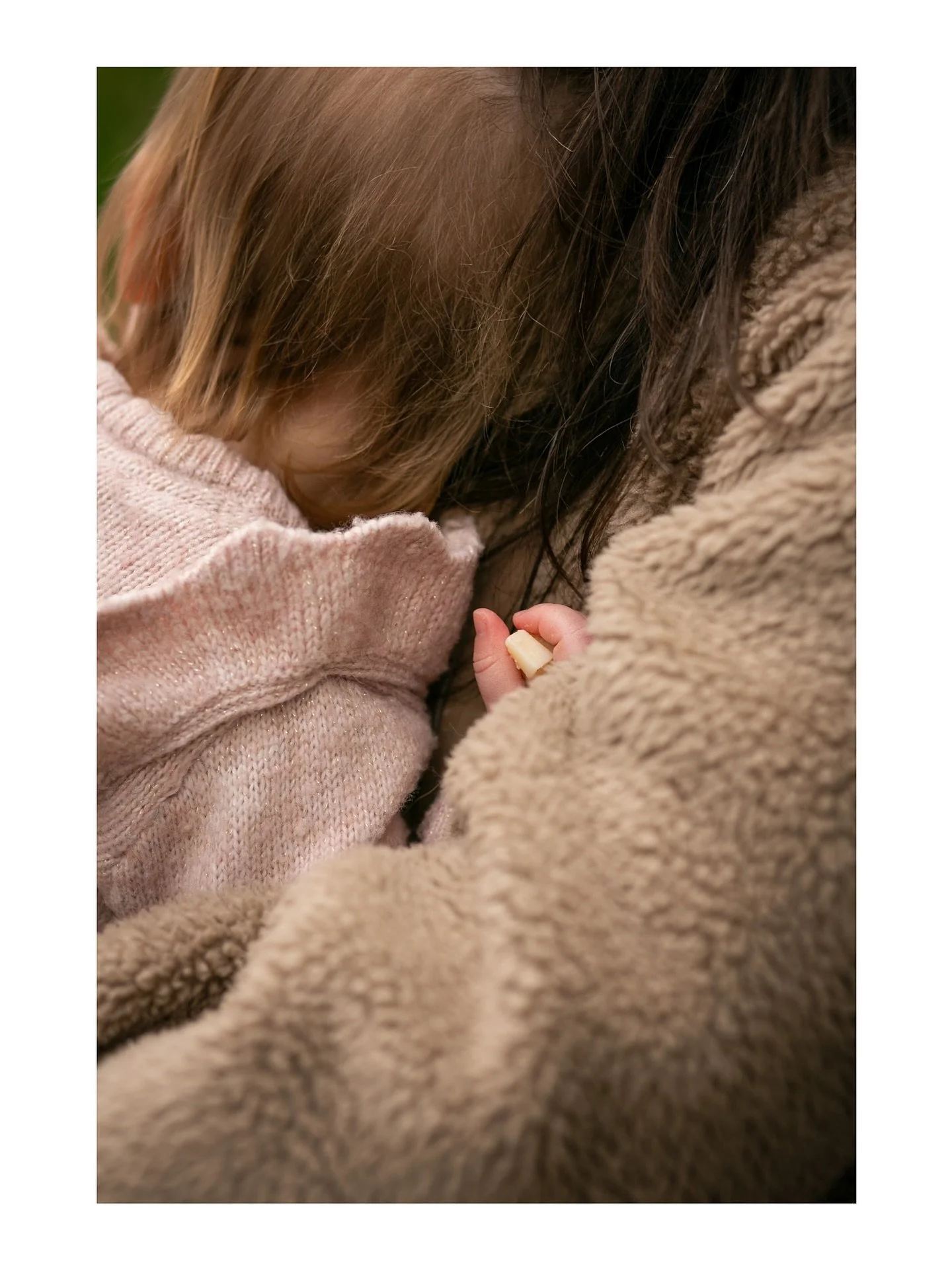 The most important part of any family photoshoot&hellip;.snacks. ☺️

The sun is shining here today and it&rsquo;s making me feel excited for the next Mini sessions. Any requests where you&rsquo;d like them to be? ☺️