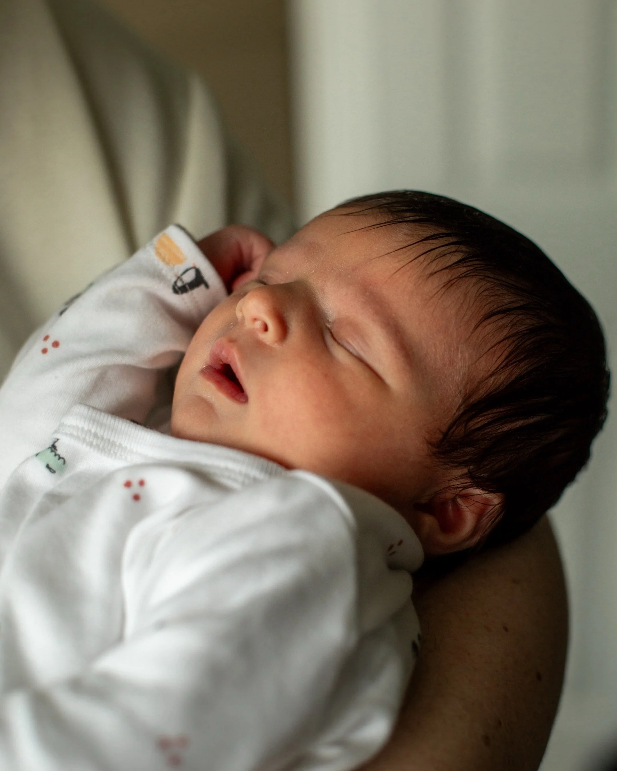 Those first few weeks of newborn baby snuggles.
Pure bliss. ✨