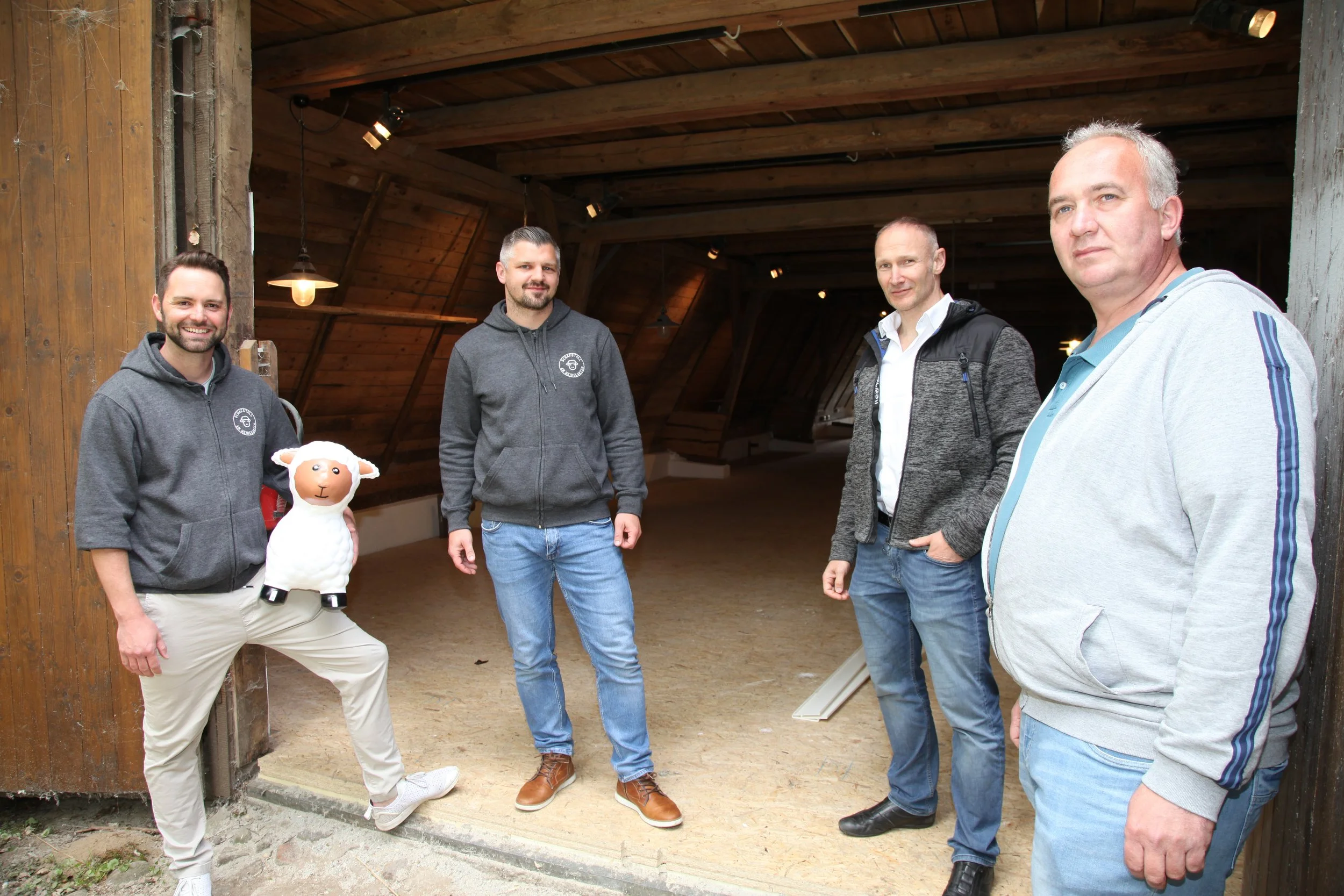 Stadt übergibt sanierten Schafstall an Betreiber-Trio