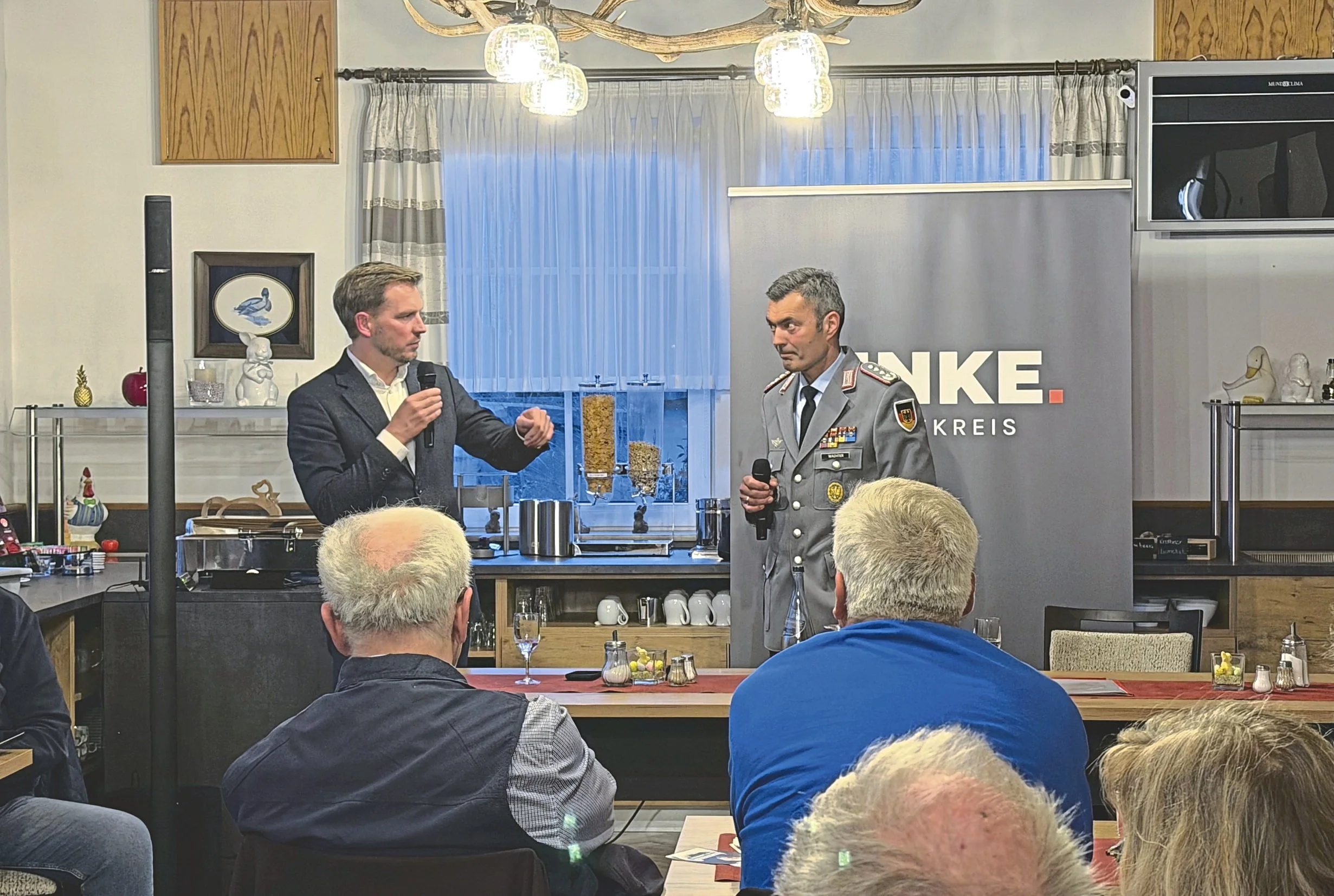 Zwischen Alarmierung und Panikmache