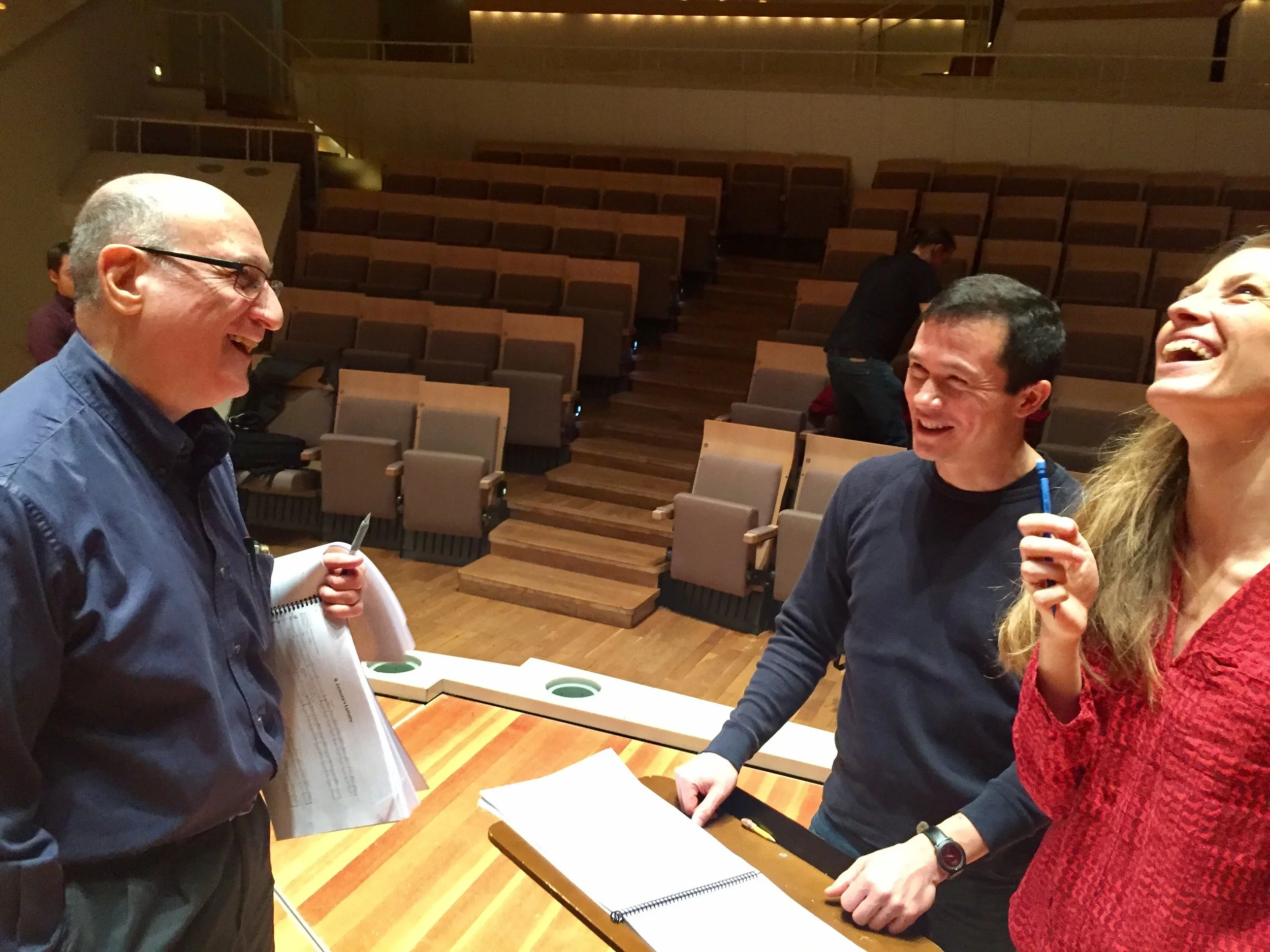 Berliner Philharmoniker rehearsal, Raphael Mostel, conductor Stanley Dodds and pianist Helen Collyer - photo by narrator Hans-Jürgen Schatz