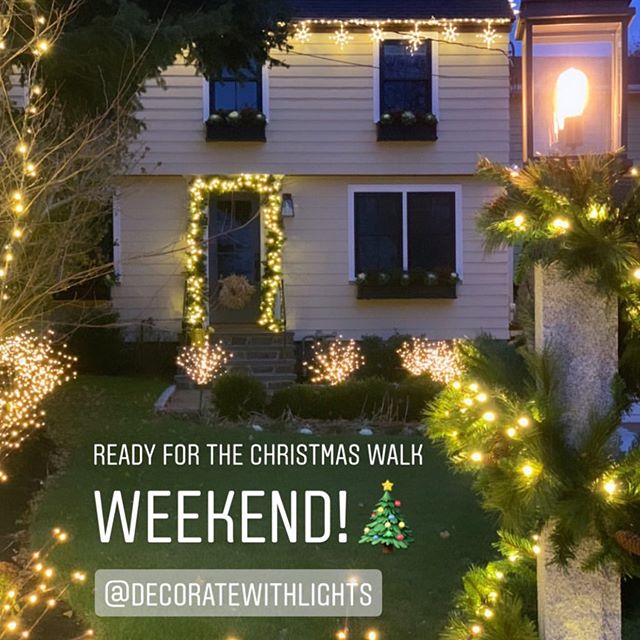 Our @hideawayhousemhd project will get full attention this weekend #marbleheadmassachusetts holiday walk! 
#holidaydecor #holidaylights #holidaylighting #christmasdecor #christmaslights