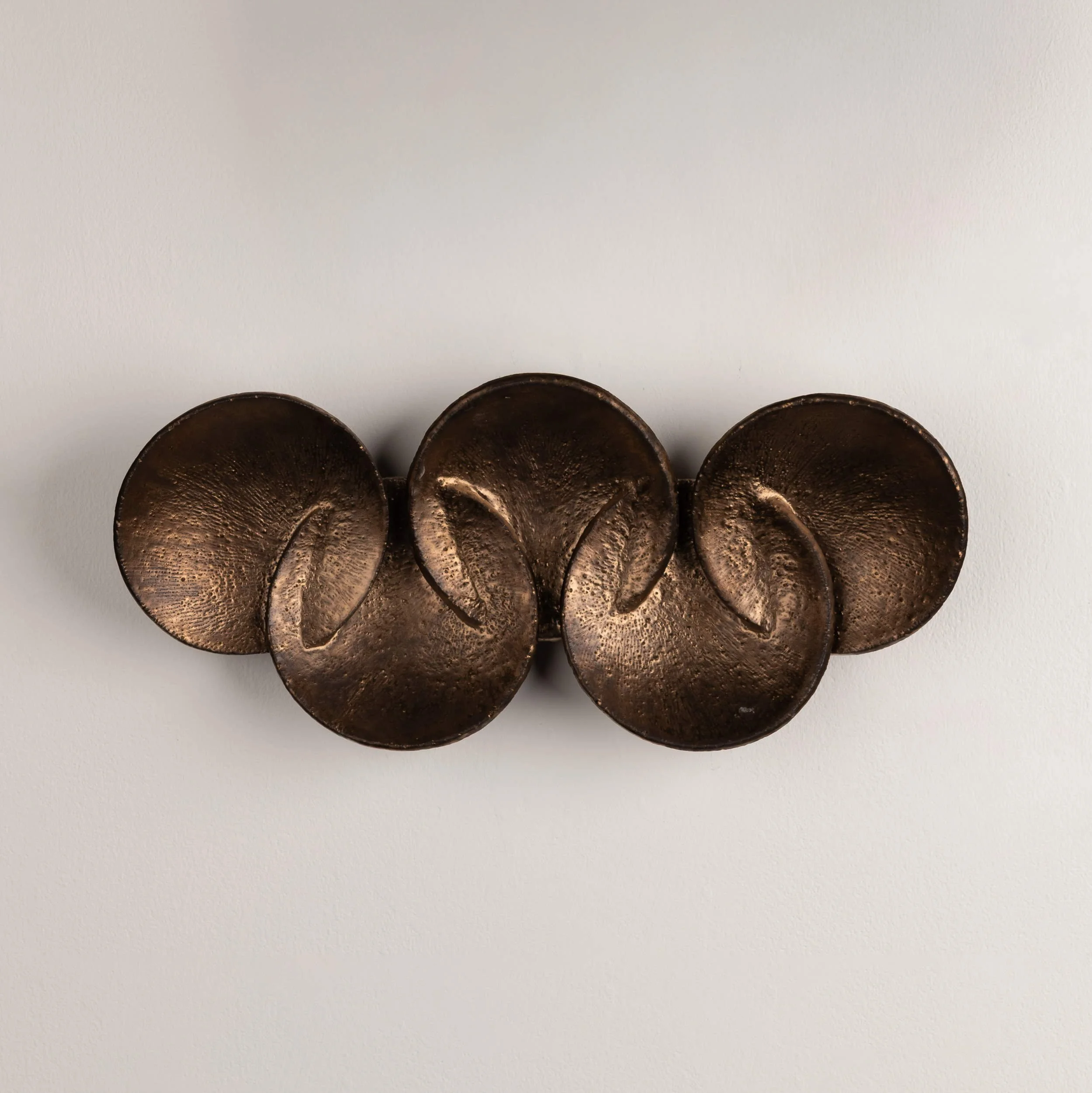  Jacquie Blondin   Alignment V    Stoneware  30cm l 