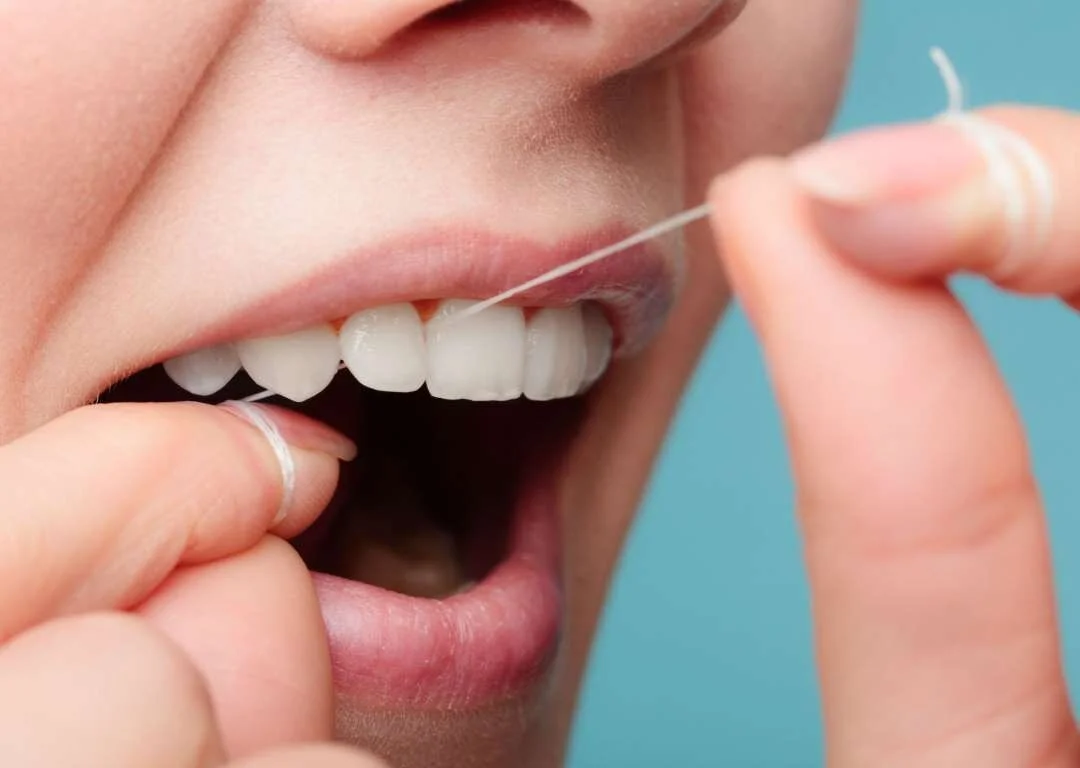 ¿Como usar hilo dental?