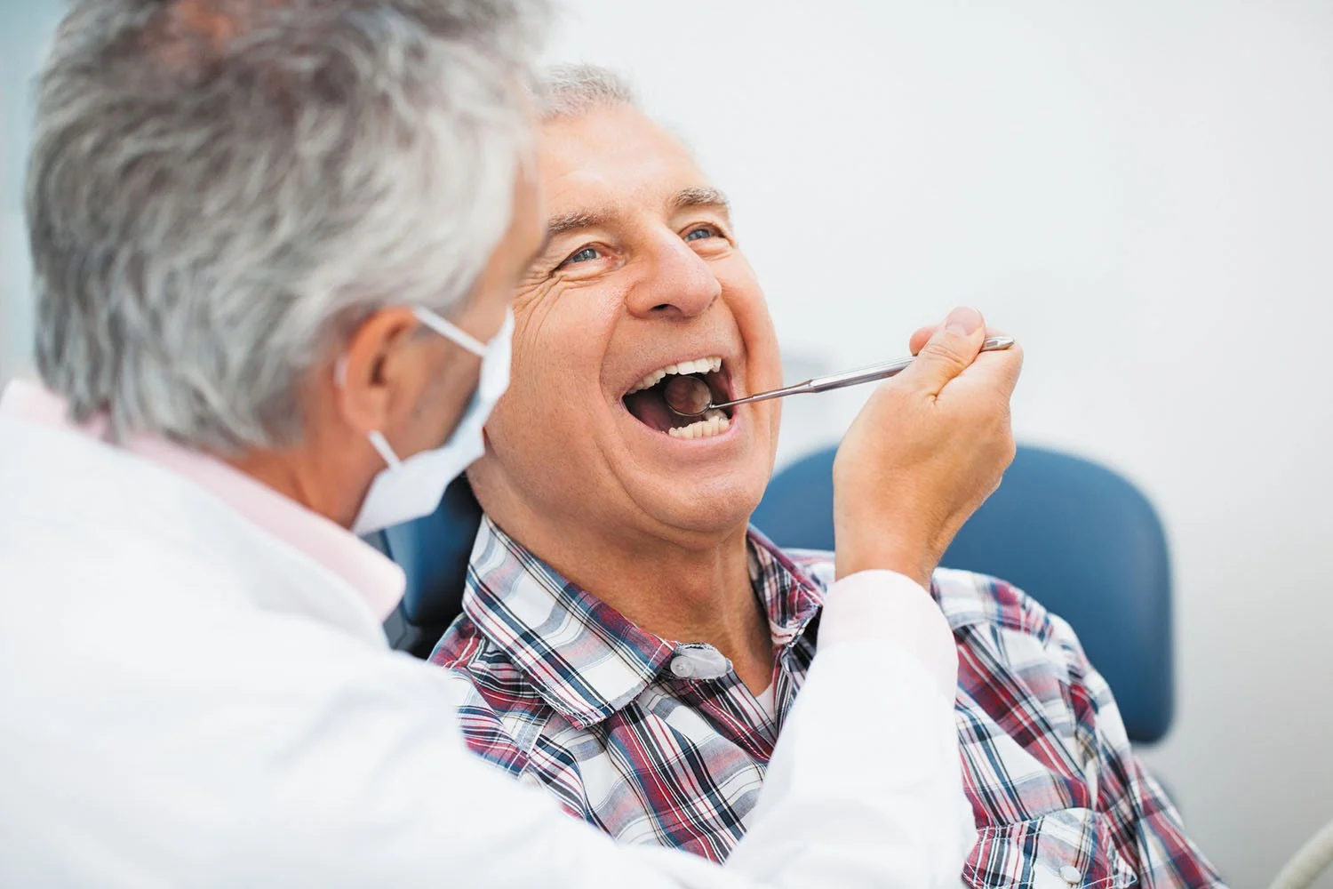 Importancia de la salud bucal para una vida plena en la vejez