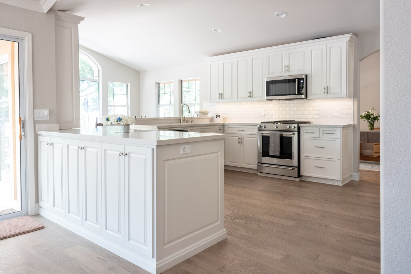 custom white kitchen cabinets