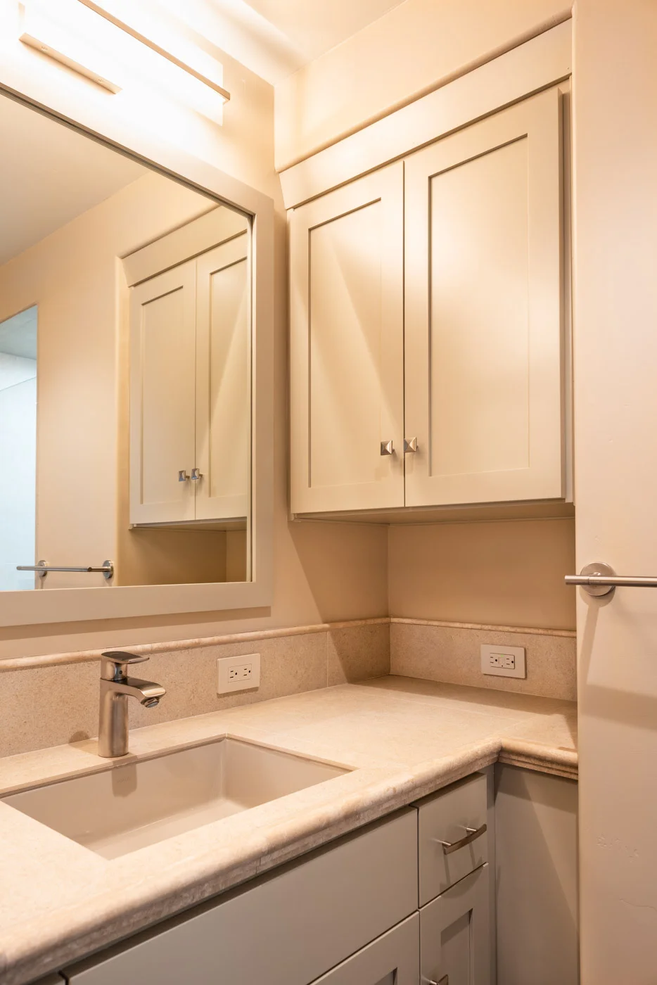 Craftsman Beach House Custom Kitchen And Bathroom Cabinets In Morro Bay California Sligh Cabinets Inc