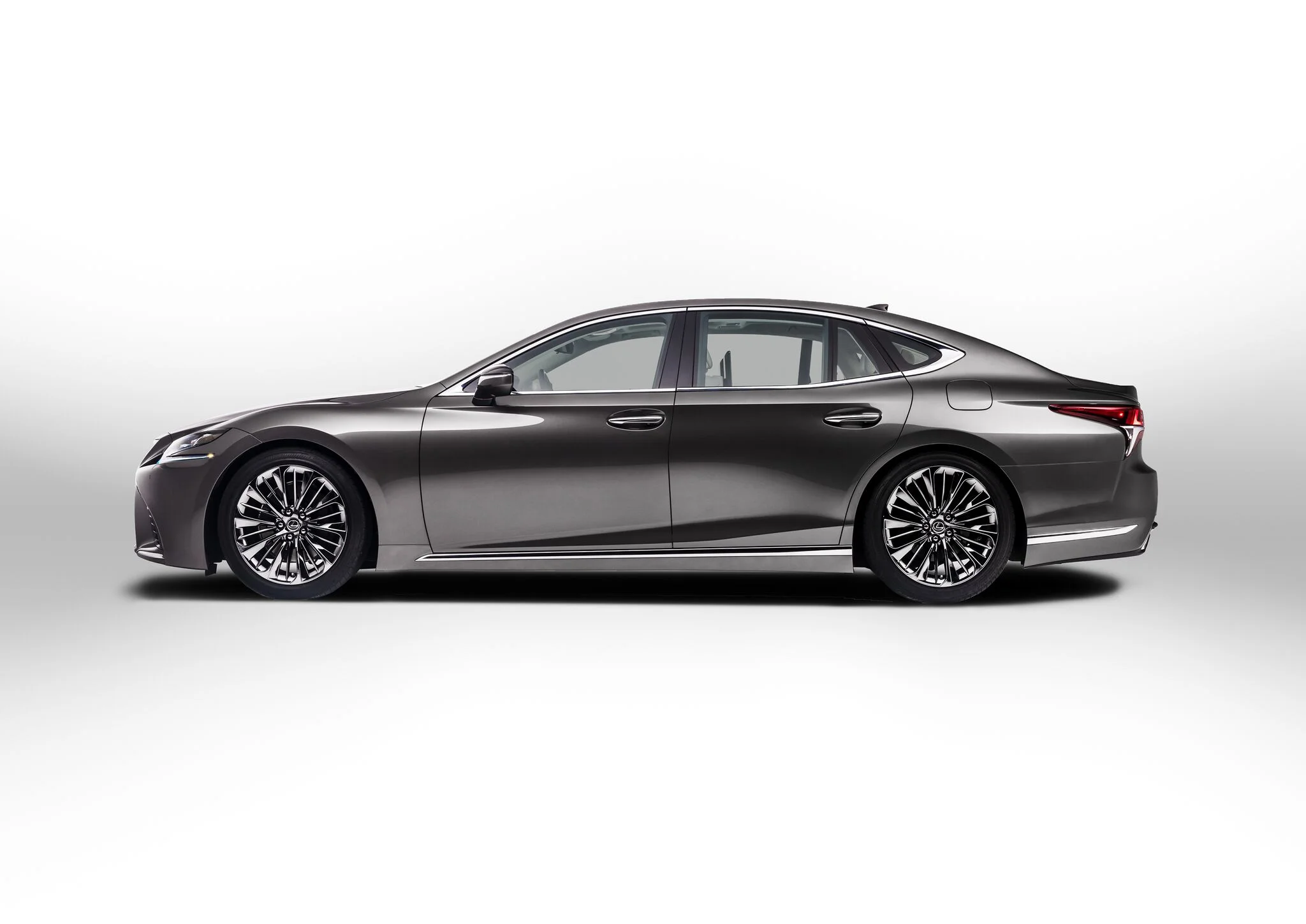 2017_NAIAS_2018_Lexus_LS_500_003_C2E95A7DD220E7DC78B2A1D408CD98C1111D3230.jpg