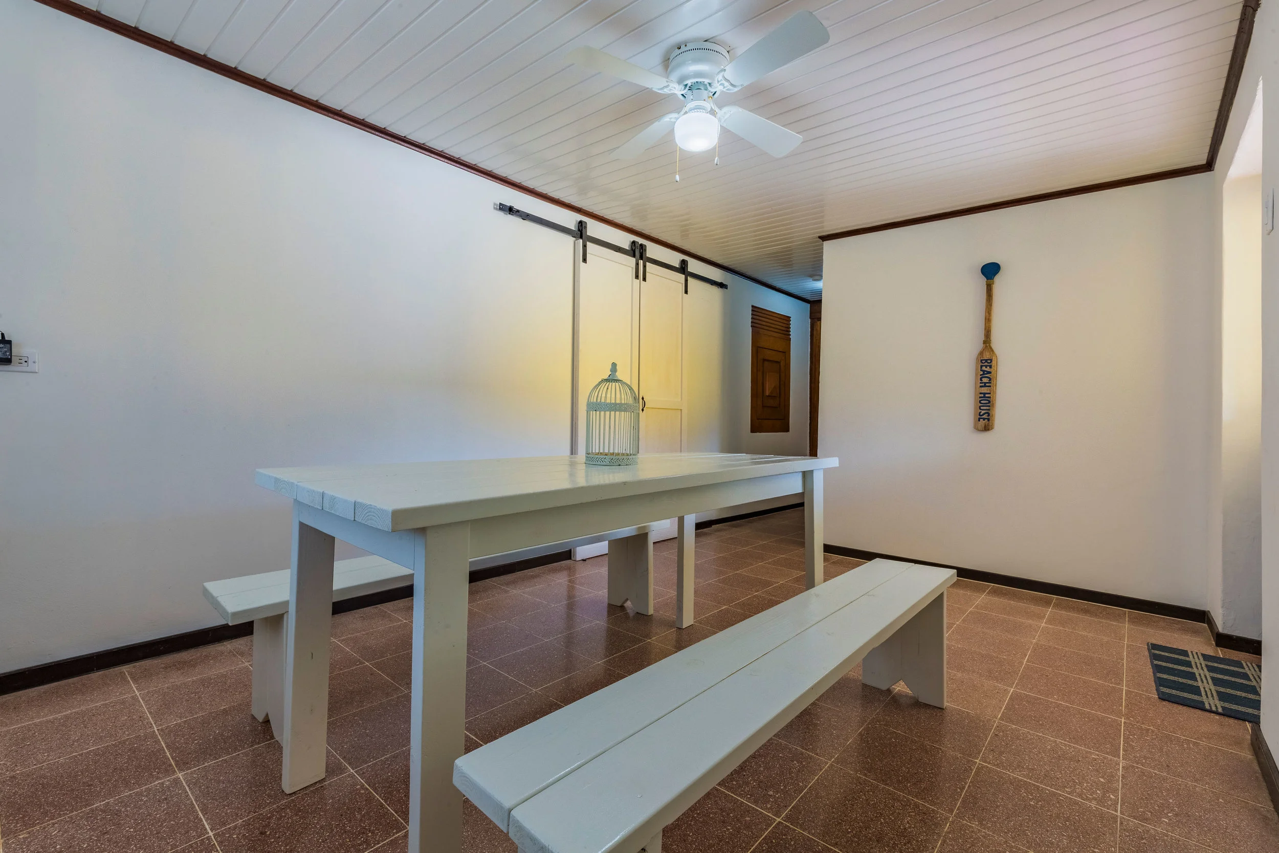 Dining room with farmhouse table 