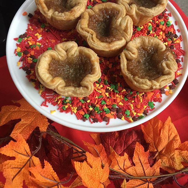 On this Canadian Thanksgiving day we are grateful to have reached 1️⃣0️⃣0️⃣0️⃣ followers! Thank you all for following us and for loving our Btarts and sharing with your friends!!! ❤️❤️❤️ #thankyou #loveourfollowers #sweet #foodiesofinstagram #eatingf