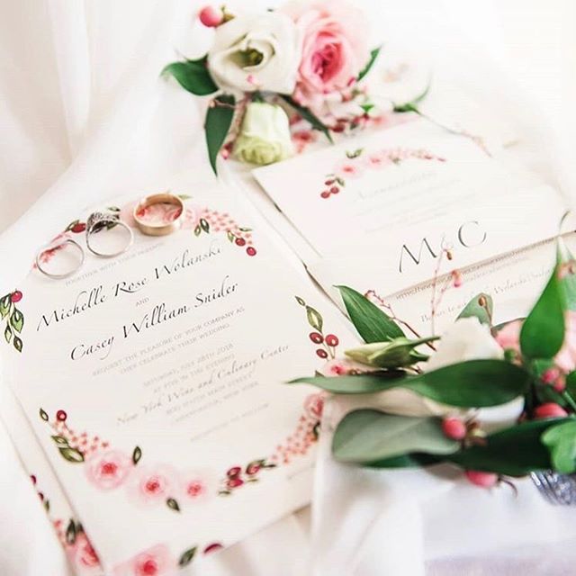 I had to share this beautiful photo that @jill_studio took of the invitations I designed for @michelle2465. Absolutely stunning! 😍💖