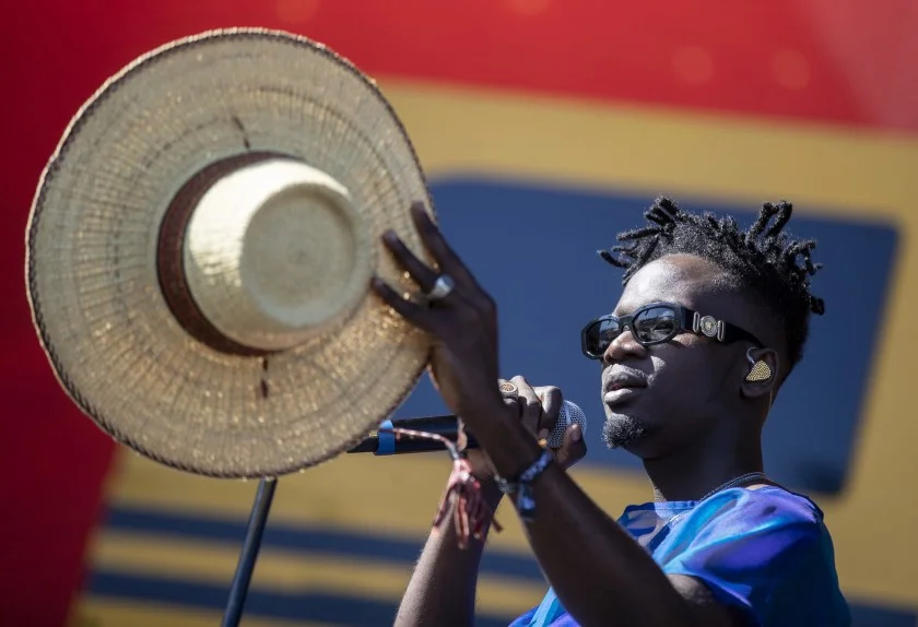 Mr. Eazi tearing it up at Coachella 2019 // Photo: Brian van der Brug