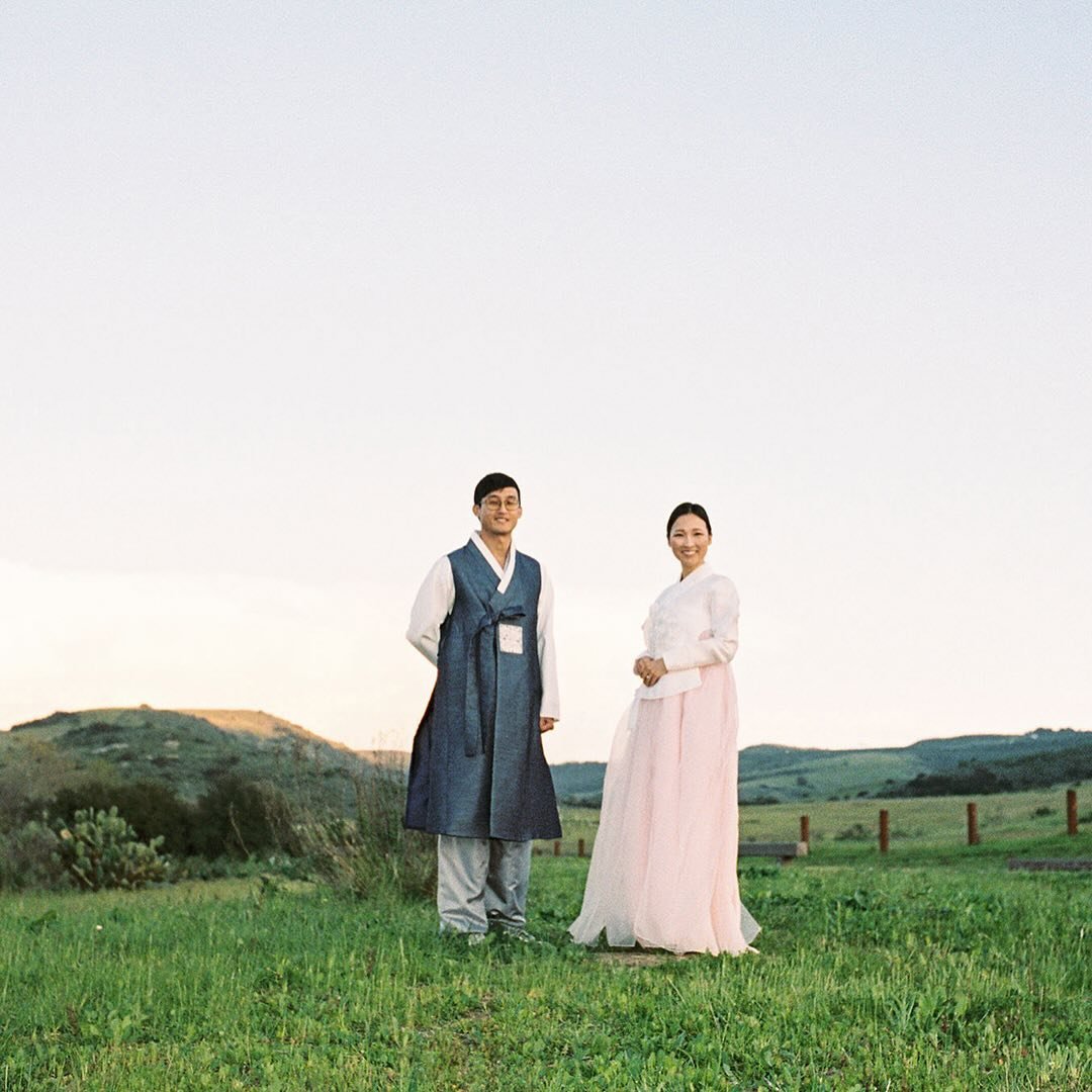 hanbok session with E+M 🎀 can&rsquo;t wait to celebrate them this summer✨

.
.
.

#vophotoco
#losangelesweddingphotographer 
#socal 
#californiawedding
#lawedding #lagunabeachengagement 
#losangeles #losangelesengagement
#losangelesweddingphotograph