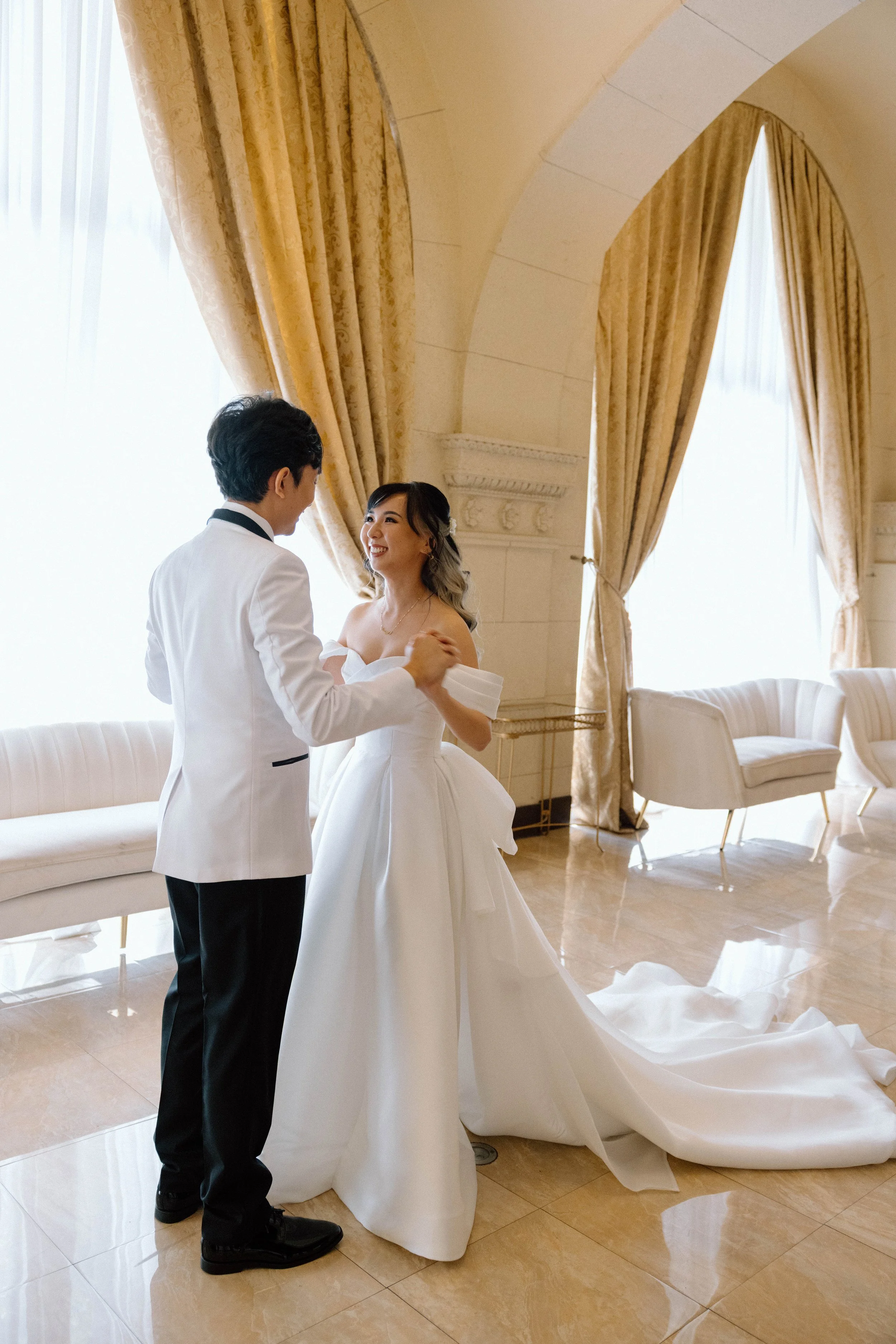 los angeles-wedding-firstlook-bride-groom.jpg