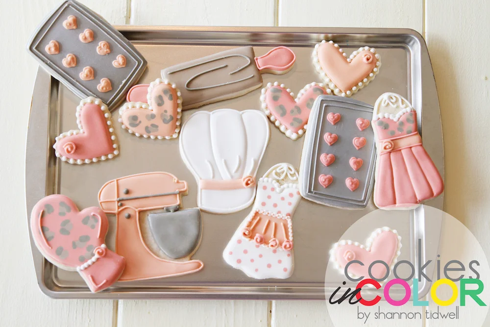 shannontidwell-cookiesincolor-bakingset.jpg