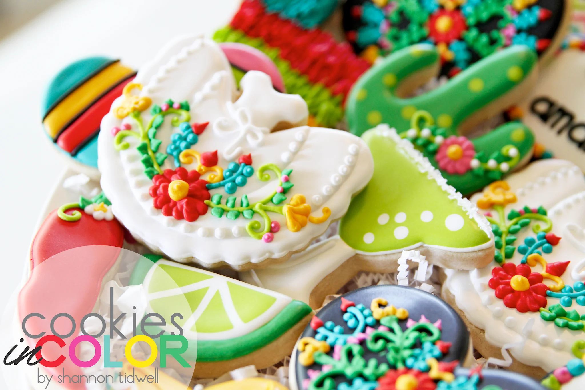 shannontidwell-cookiesincolor-cincoshower 2.jpg