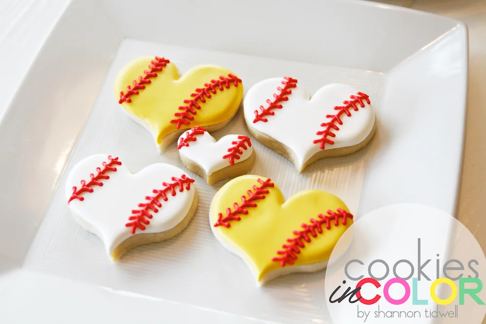 shannontidwell-cookiesincolor-baseballheart.jpg