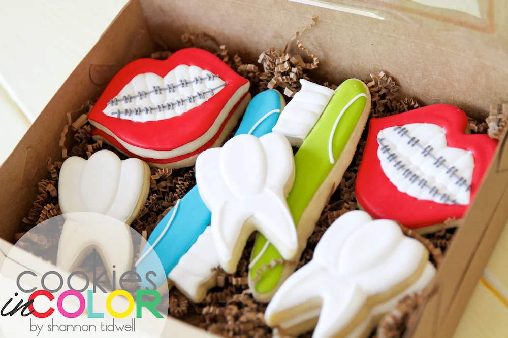 shannontidwell-cookiesincolor-teeth.jpg