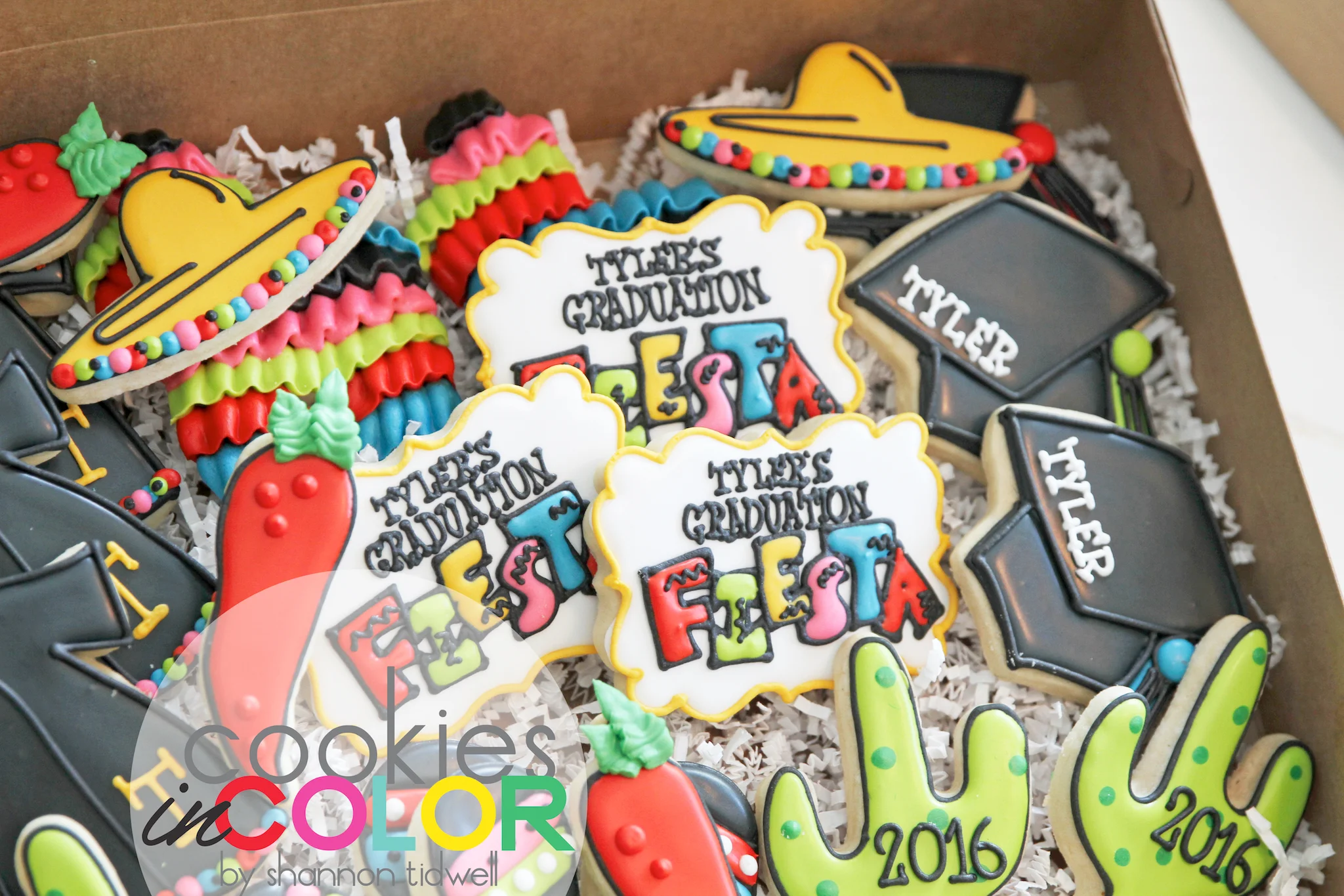 shannontidwell-cookiesincolor-gradfiesta 3.jpg