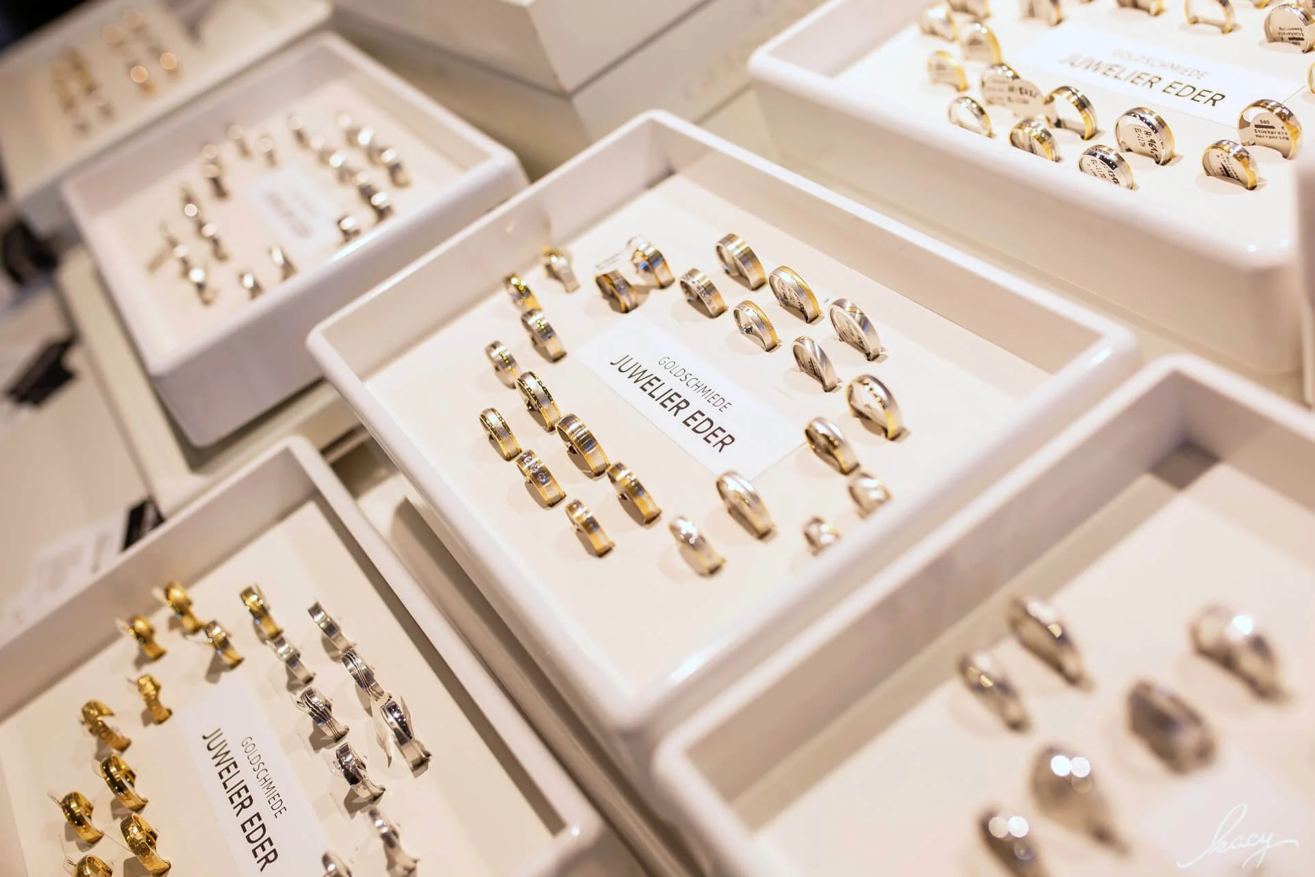 Ringe und Schmuck