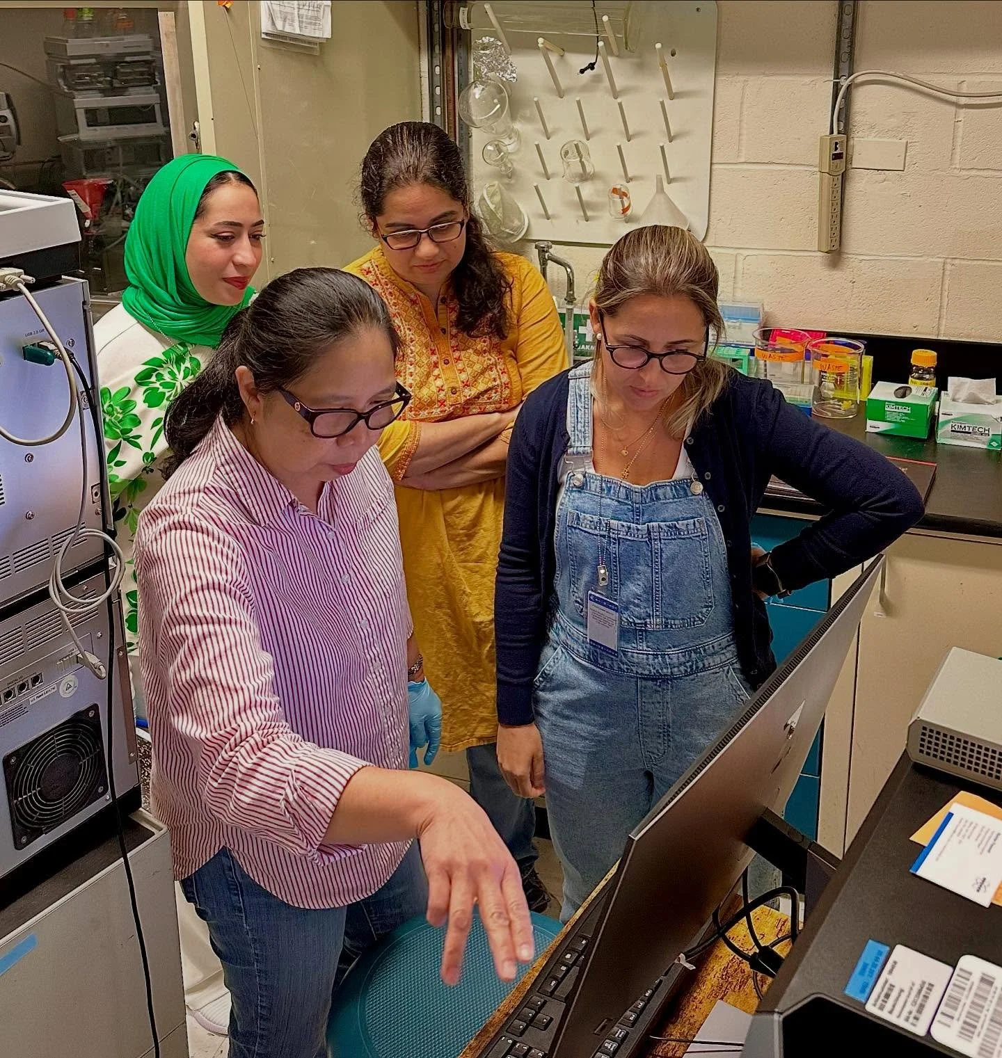 Proteomics experts at work 🤩🤩🤩🎀🎀🎀👩‍🔬👩‍🔬👩‍🔬