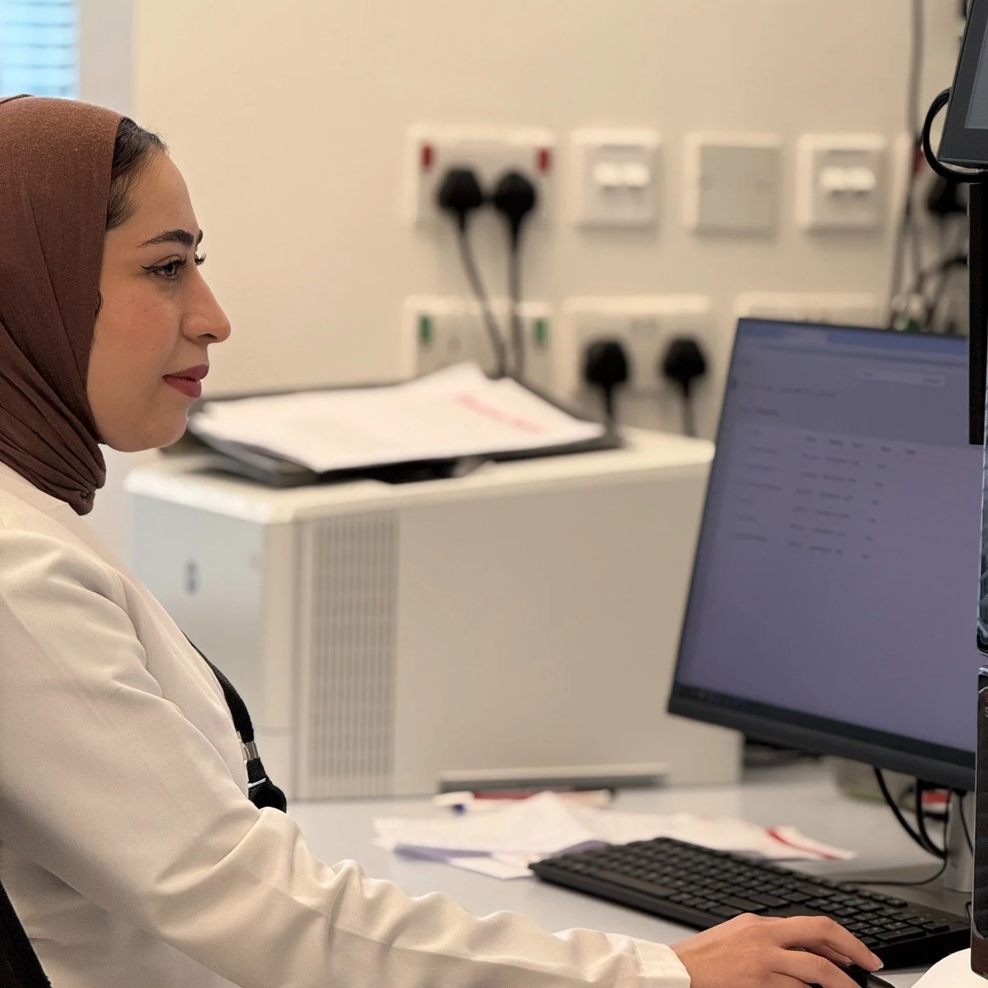 A post dedicated to Nahad! She joined the Sidoli Lab from the Sultan Qaboos Comprehensive Cancer Care and Research Centre in Oman! Welcome to the team!!! 😊😊😊