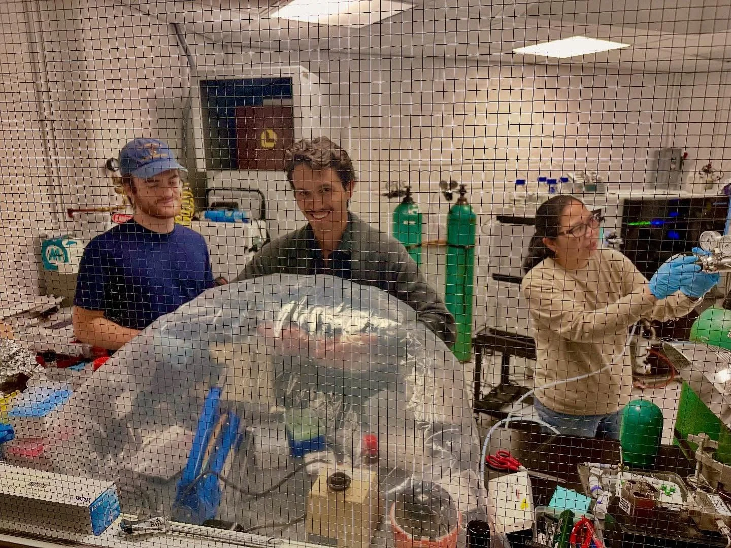 Need to improvise a glove box to aliquot without oxygen? No problem 😉😉😉😉😉