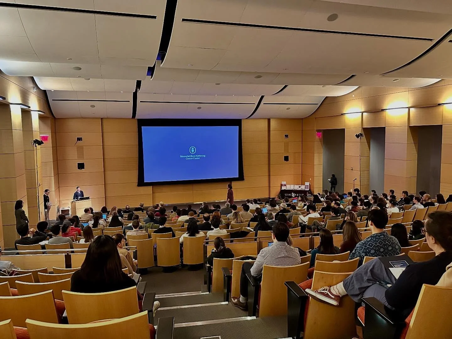 Amazing Epigenetics Symposium today at MSKCC! So nice to see old friends. Congratulations to the organizers, and great that most of the Sidoli Lab could attend 😊