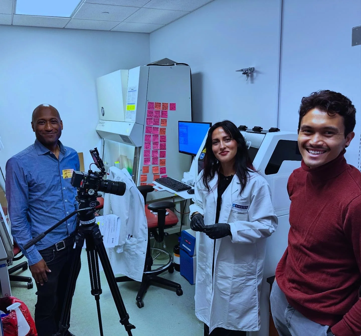 Giulia and Ronnie filming their JoVE protocol on single cell histone prep! 🤩🤩🤩🤩🤩