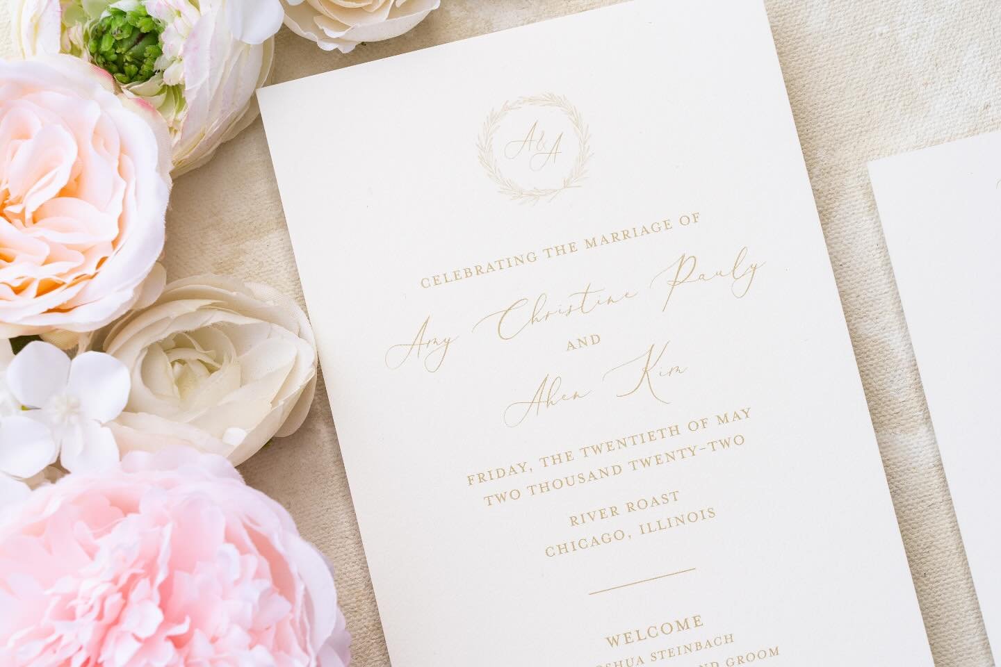 A romantic, dreamy suite ✨ 

Flat Lay Photography // @peterson.design.photo 

#weddinginvitation #chicagowedding #hazeleyedesigns #customstationery