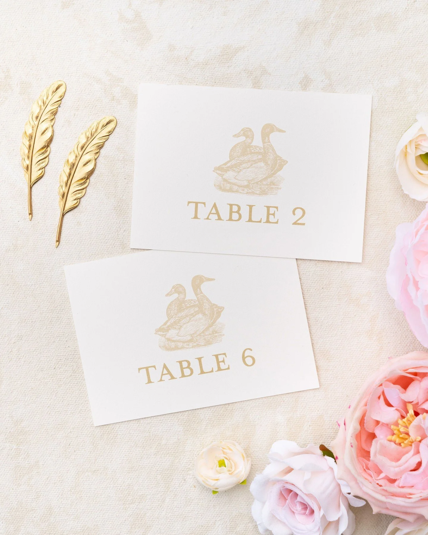 When your table numbers come with symbolism 🦆 Ducks represent peace, family, and fidelity in Korean tradition&mdash;and yes, they mate for life. Happy Valentine&rsquo;s week. 💕⁣
⁣
Stationery @hazeleyedesigns ⁣
Photo + Styling: @peterson.design.phot