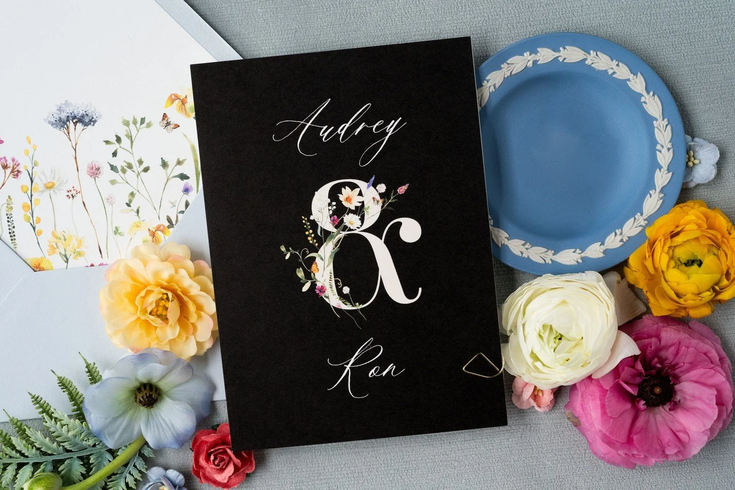 A little secret, a big yes, and wildflowers everywhere 💍🌼 The sweetest surprise engagement party.⁣
⁣
Stationery: @hazeleyedesigns ⁣
Photo + Styling: @peterson.design.photo