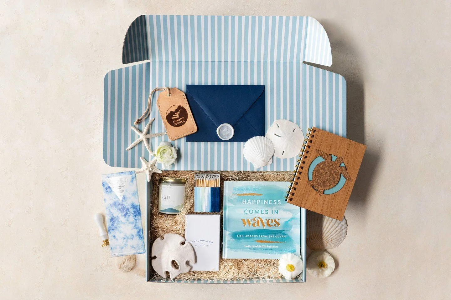 Recognition, but make it a destination 🌊✨ A boxed invitation for Elevations Credit Union&rsquo;s top performers.⁣
⁣
Stationery: @hazeleyedesigns ⁣
Photo + Styling: @peterson.design.photo ⁣
Venue: @opalsandsresort