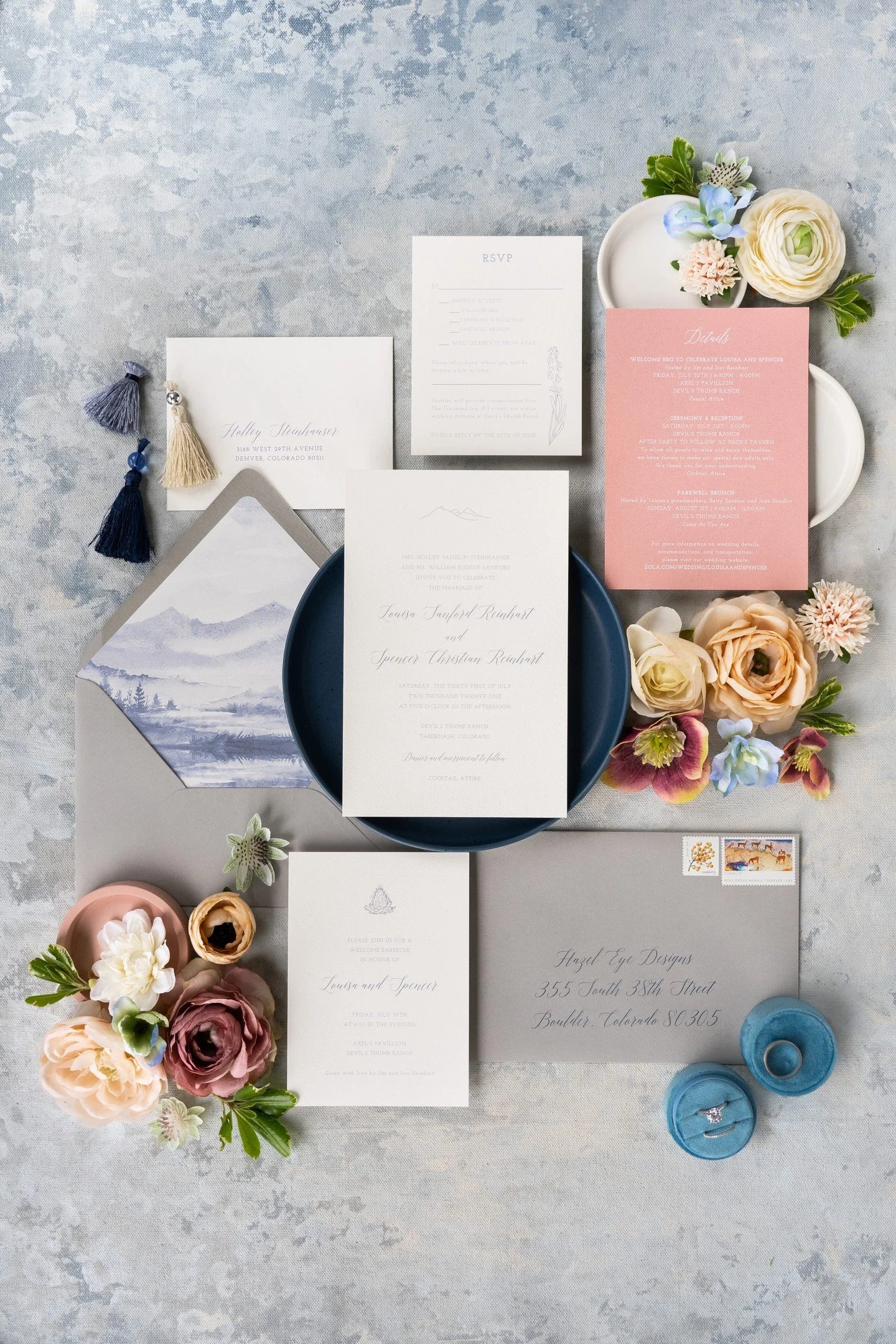 Understated palette, deeply personal touches &mdash; featuring custom illustrations drawn by the bride&rsquo;s sister.⁣
⁣
Stationery: @hazeleyedesigns ⁣
Photo + Styling: @peterson.design.photo