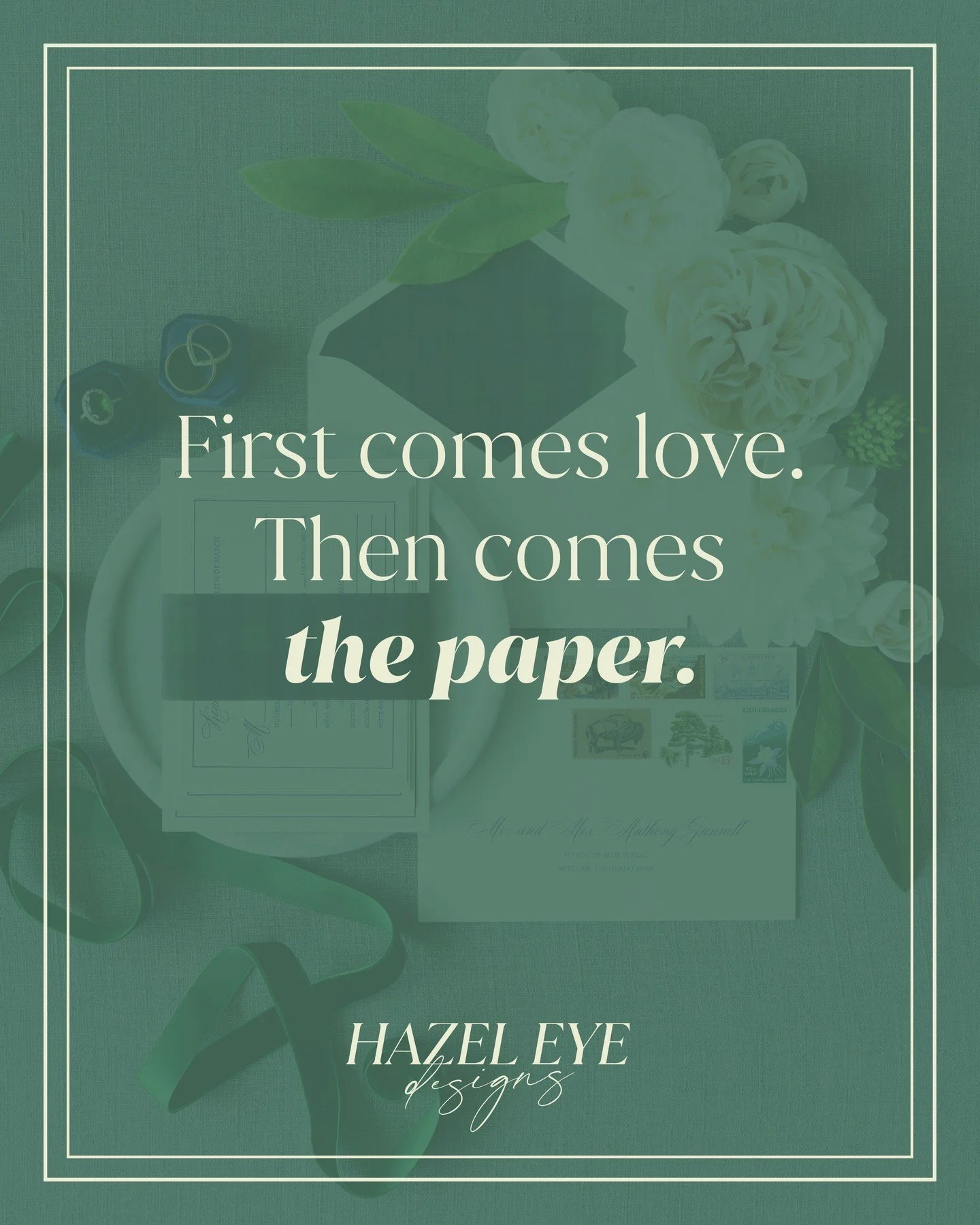 💌 Pro tip for newly engaged couples: book your stationer 8 to 12 months out&mdash;earlier if you&rsquo;re going destination. Your future self will thank you 😉⁣
⁣
Stationery: @hazeleyedesigns ⁣
Photo + Styling: @peterson.design.photo