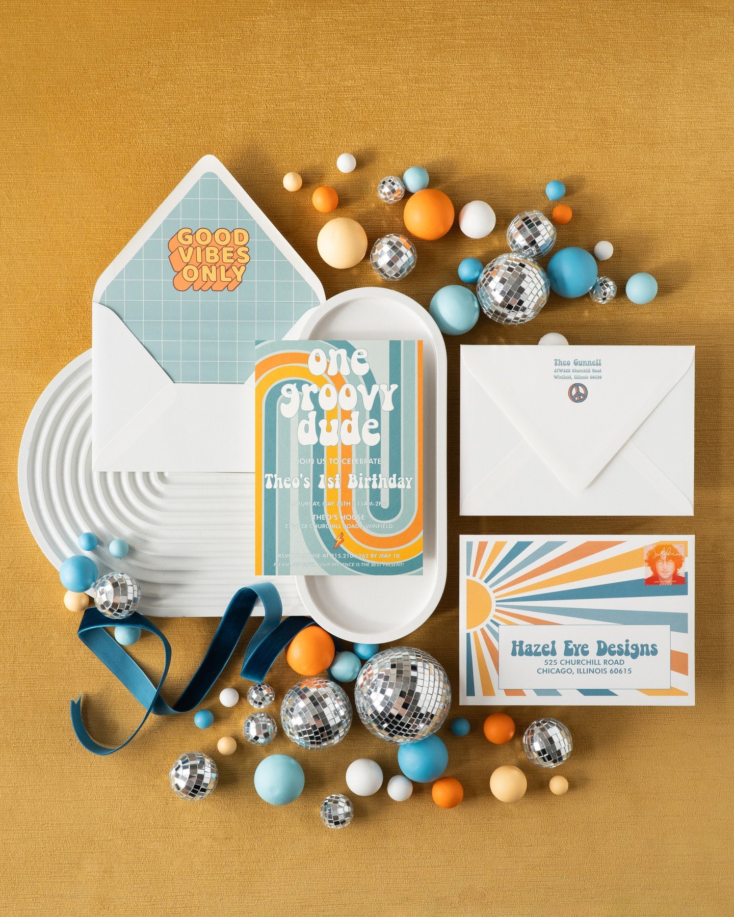 One groovy dude deserves an invitation to match ✌🏼 Retro colors, playful details, and a whole lot of birthday fun.⁣
⁣
Stationery // @hazeleyedesigns⁣
Photo &amp; Styling // @peterson.design.photo