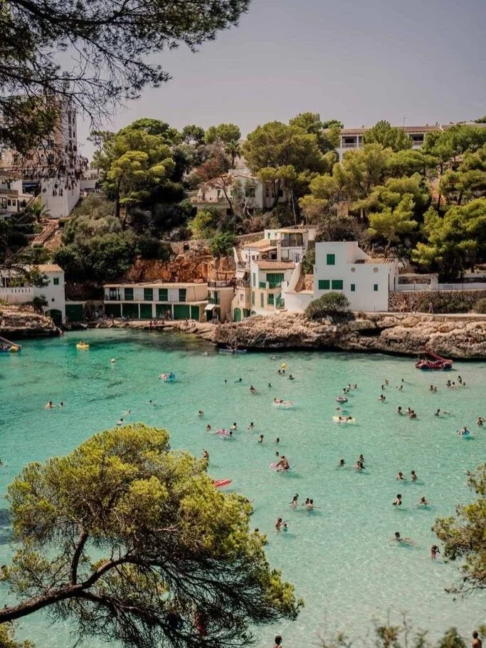 Mallorca or Marrakech, which will you pick?🇪🇸☀️🇲🇦🐪

One single room left for both retreats, grab the last one through the link in our bio now!

Marrakech May 24-30
Mallorca May 31-June 6
Both retreats with @megswhiteside &amp; @jess.lwood ✨

#ma