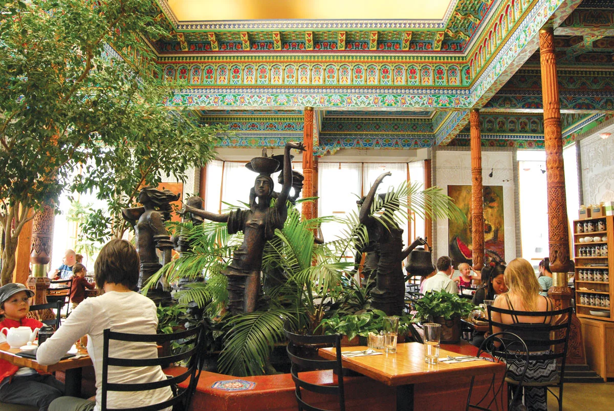 StatuesSeatingArea.jpg