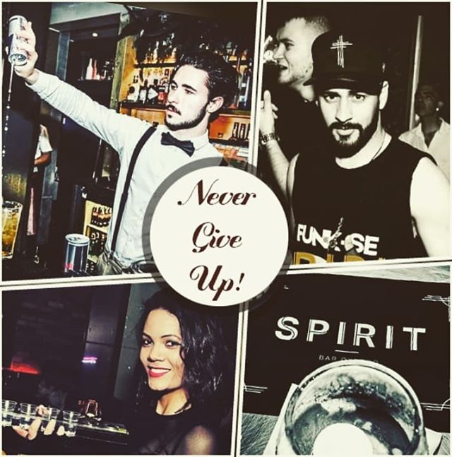 Never give up, the weekend is nearly here! 👀🥃
.
.
.
#SpiritBarOxford
#weekendvibes
#friends
#cocktails
#lovedrinking
#nightfever
#prosecco
#boysnightout
#girlsnightout