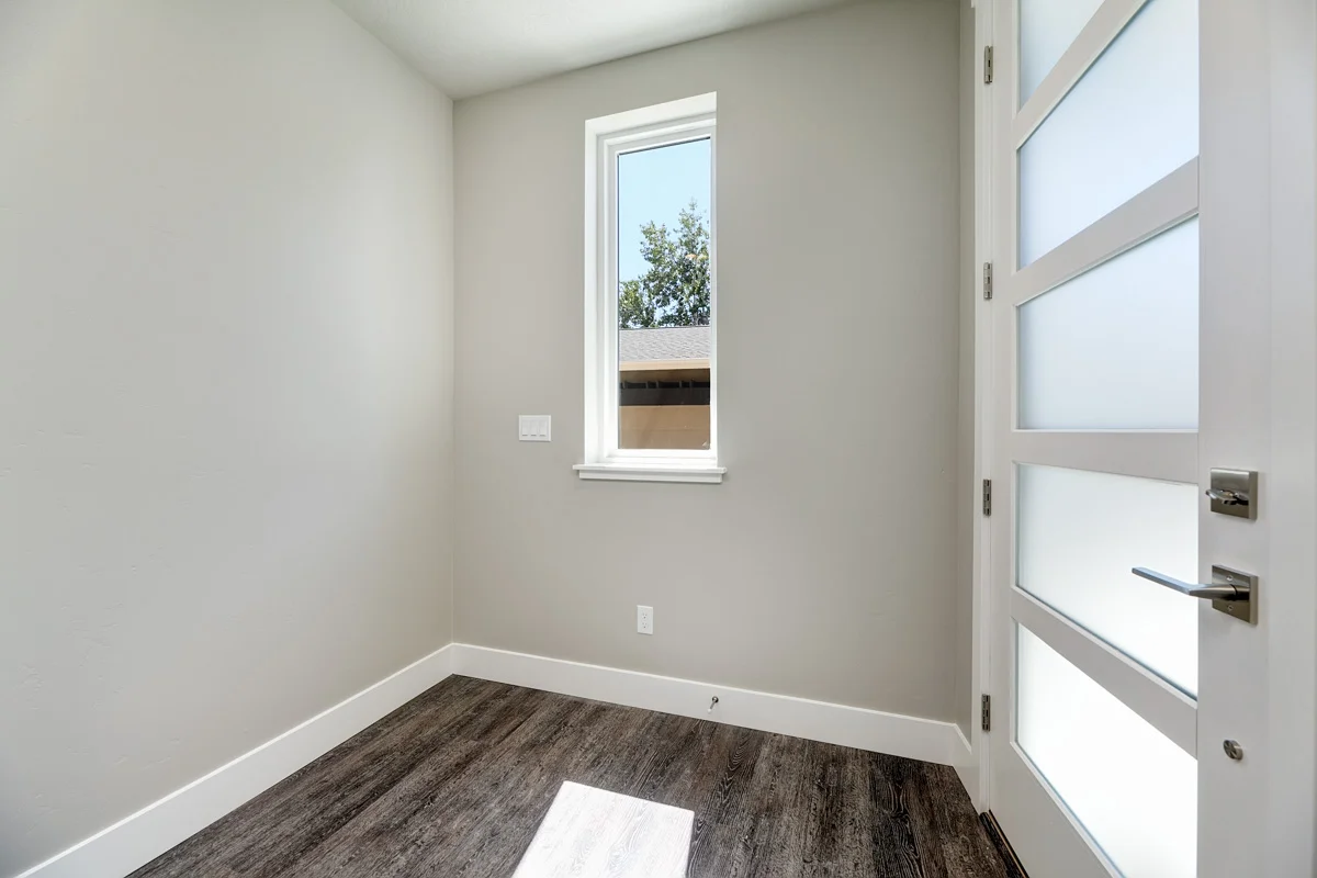 McNeeley_331 36th_1802.jpg