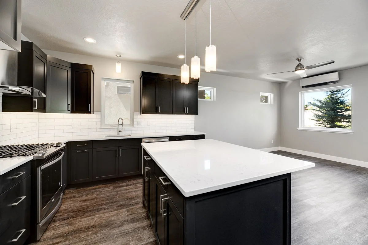 McNeeley_331 36th_1807.jpg