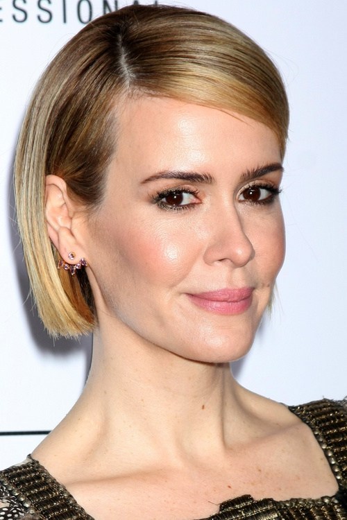 12-sleek-and-serious-classic-bob.jpg